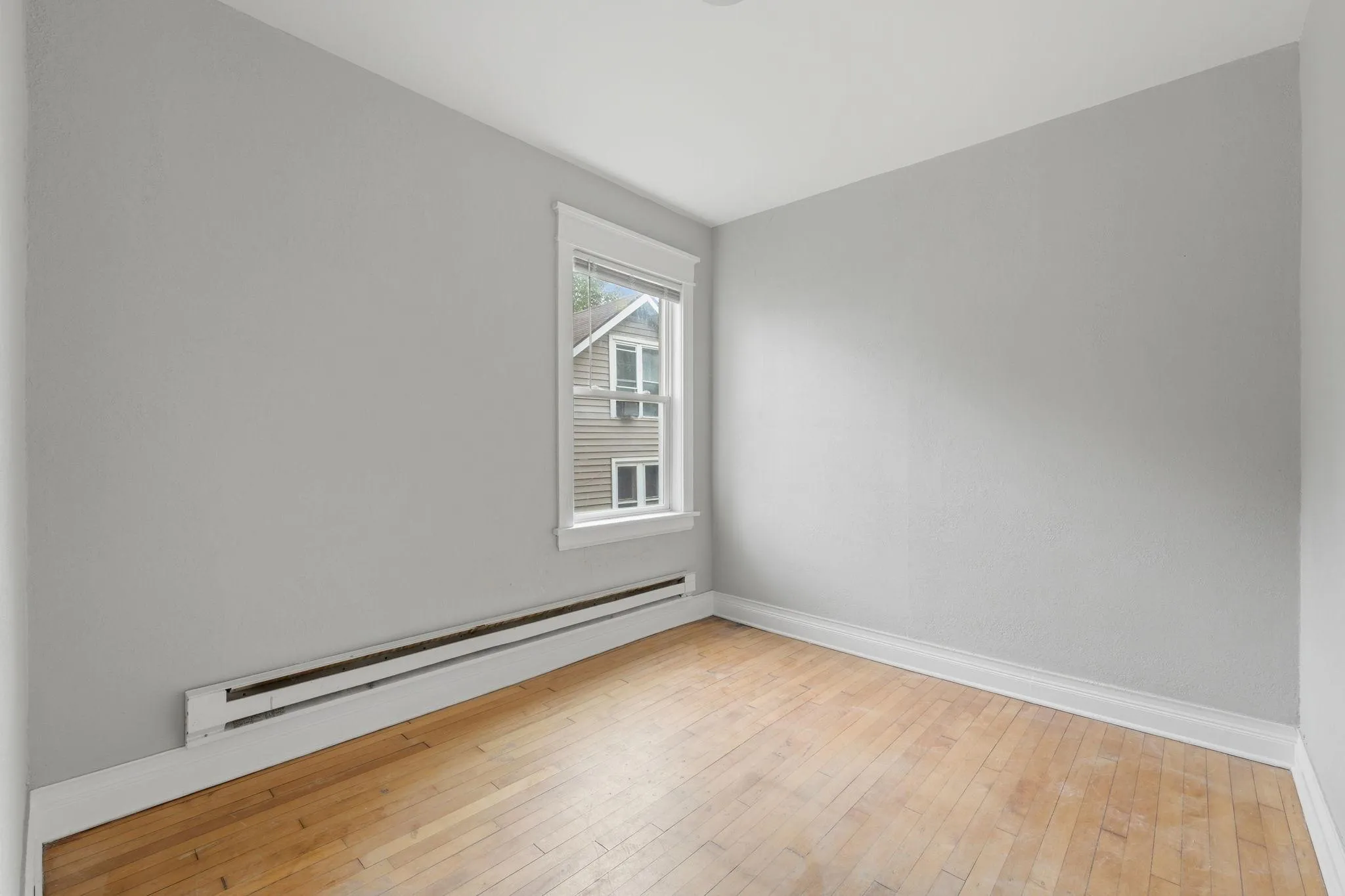 Photo 10 of 733 Bradley Street