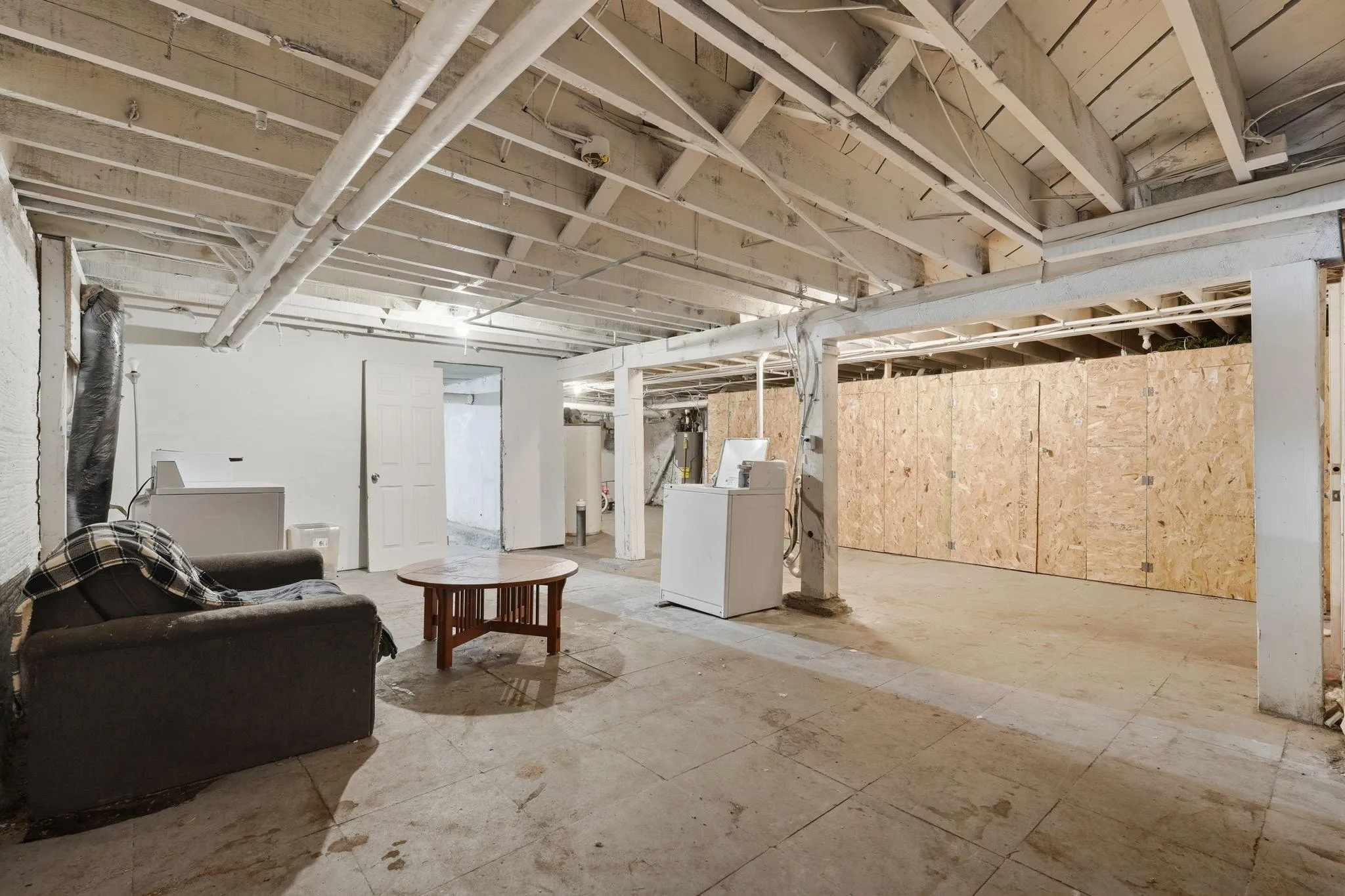Photo 47 of 733 Bradley Street