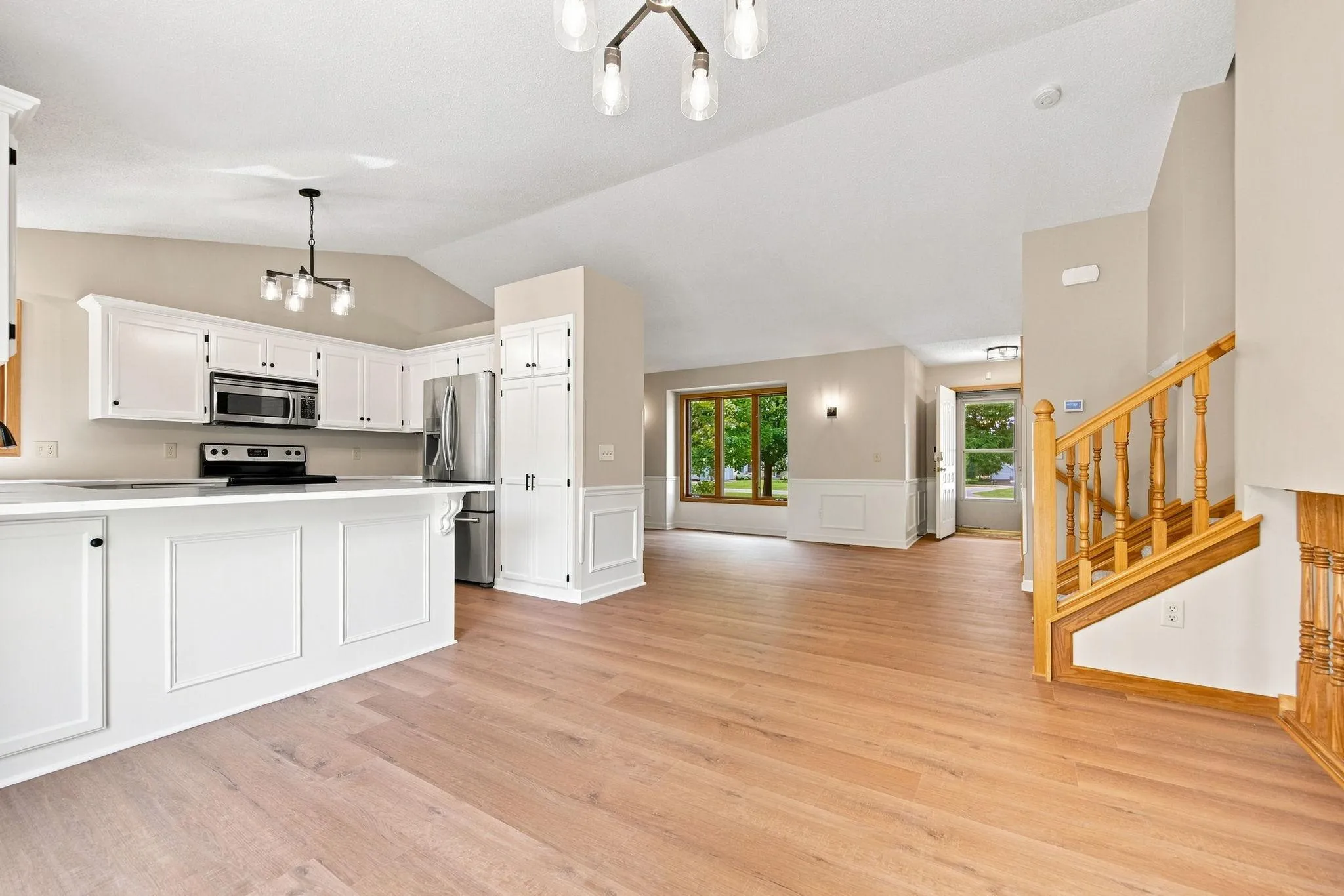 Photo 10 of 9081 13th Ne Street