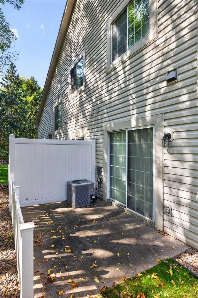 Photo 4 of 2583 Lockwood Drive