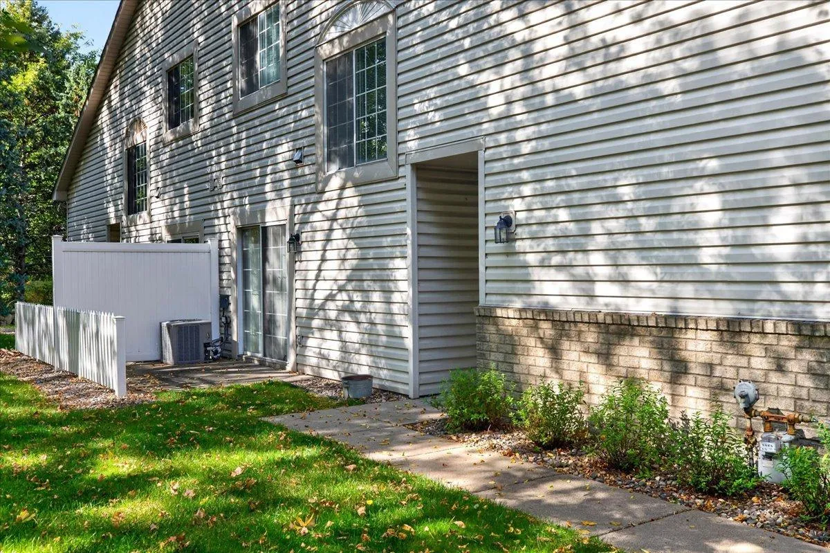 Photo 2 of 2583 Lockwood Drive