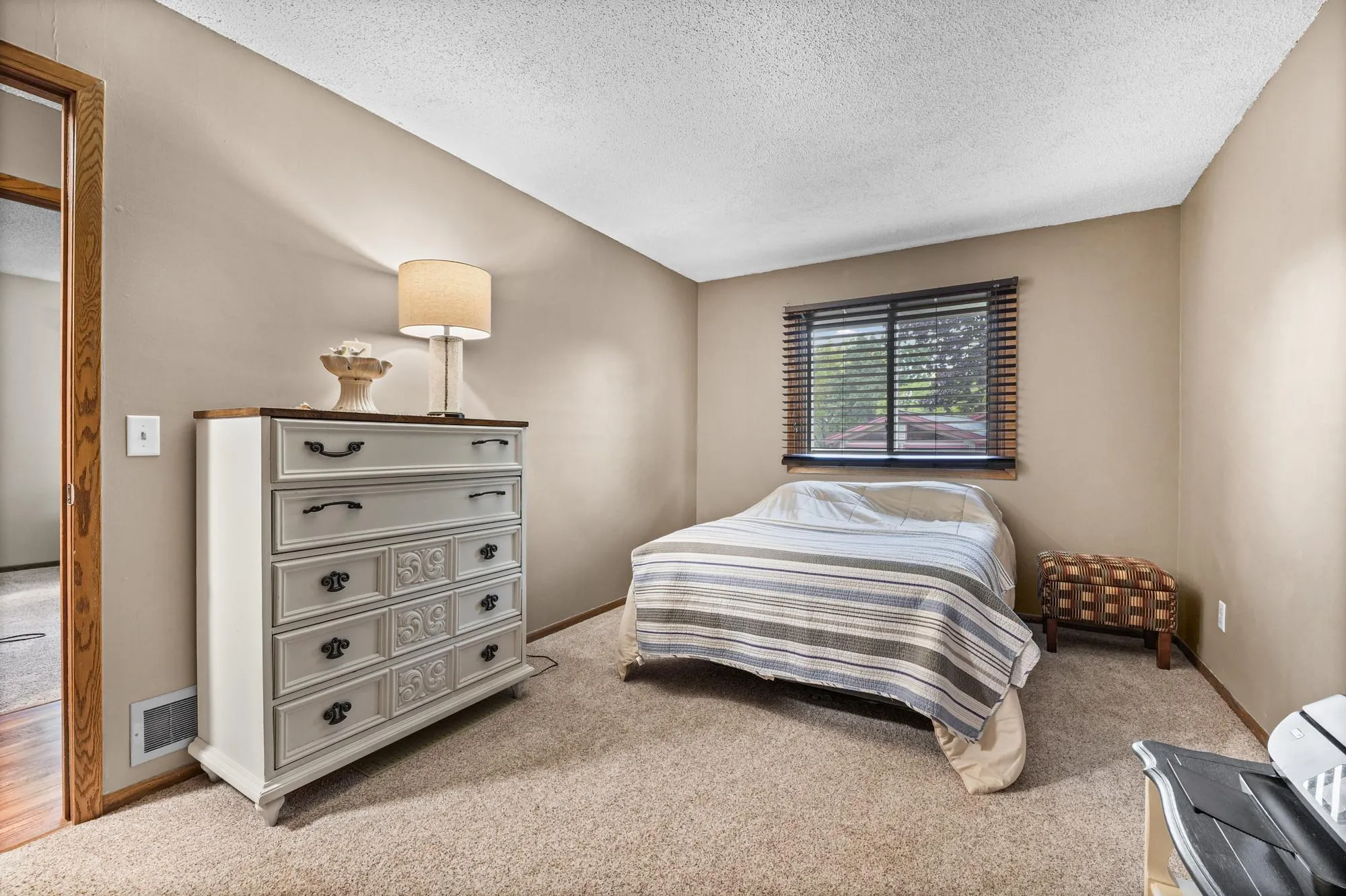 Photo 16 of 1142 Parkview Lane