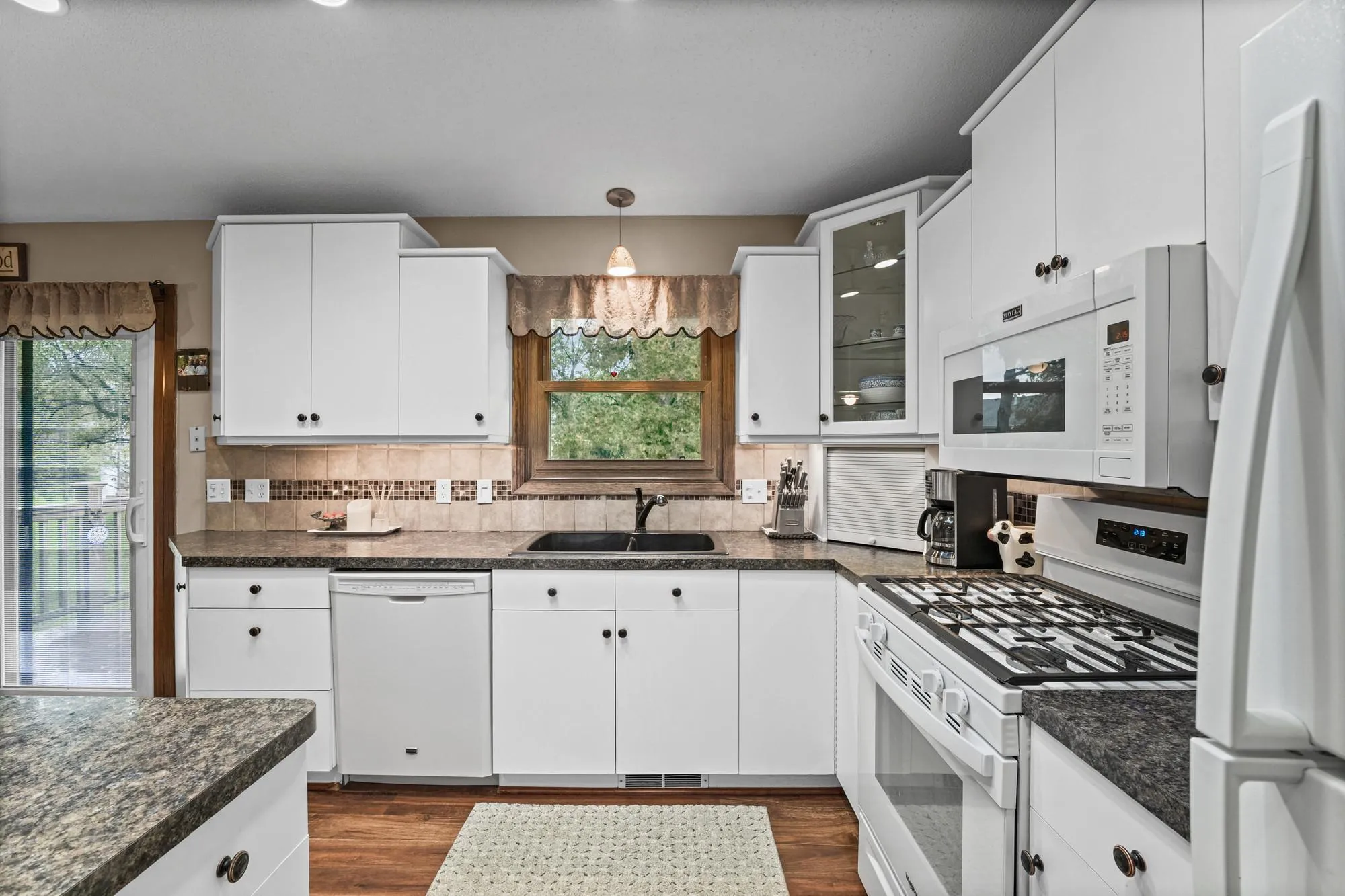 Photo 6 of 1142 Parkview Lane