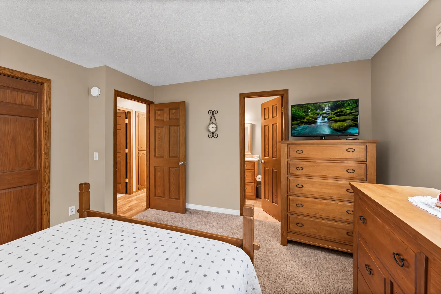 Photo 15 of 1142 Parkview Lane