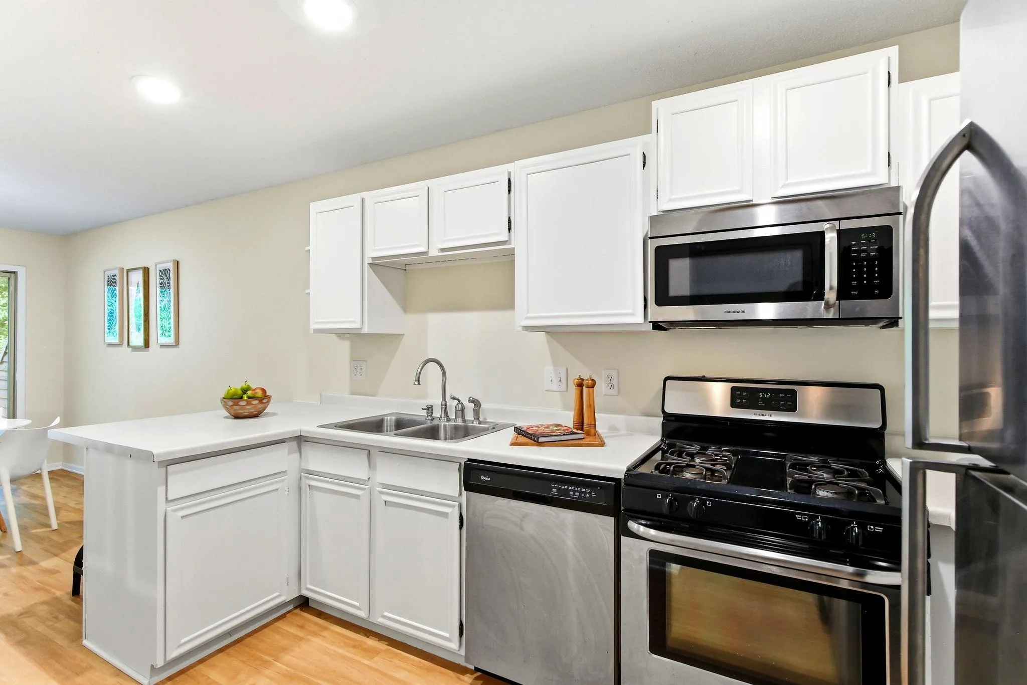 Photo 9 of 1213 Timbershore Lane
