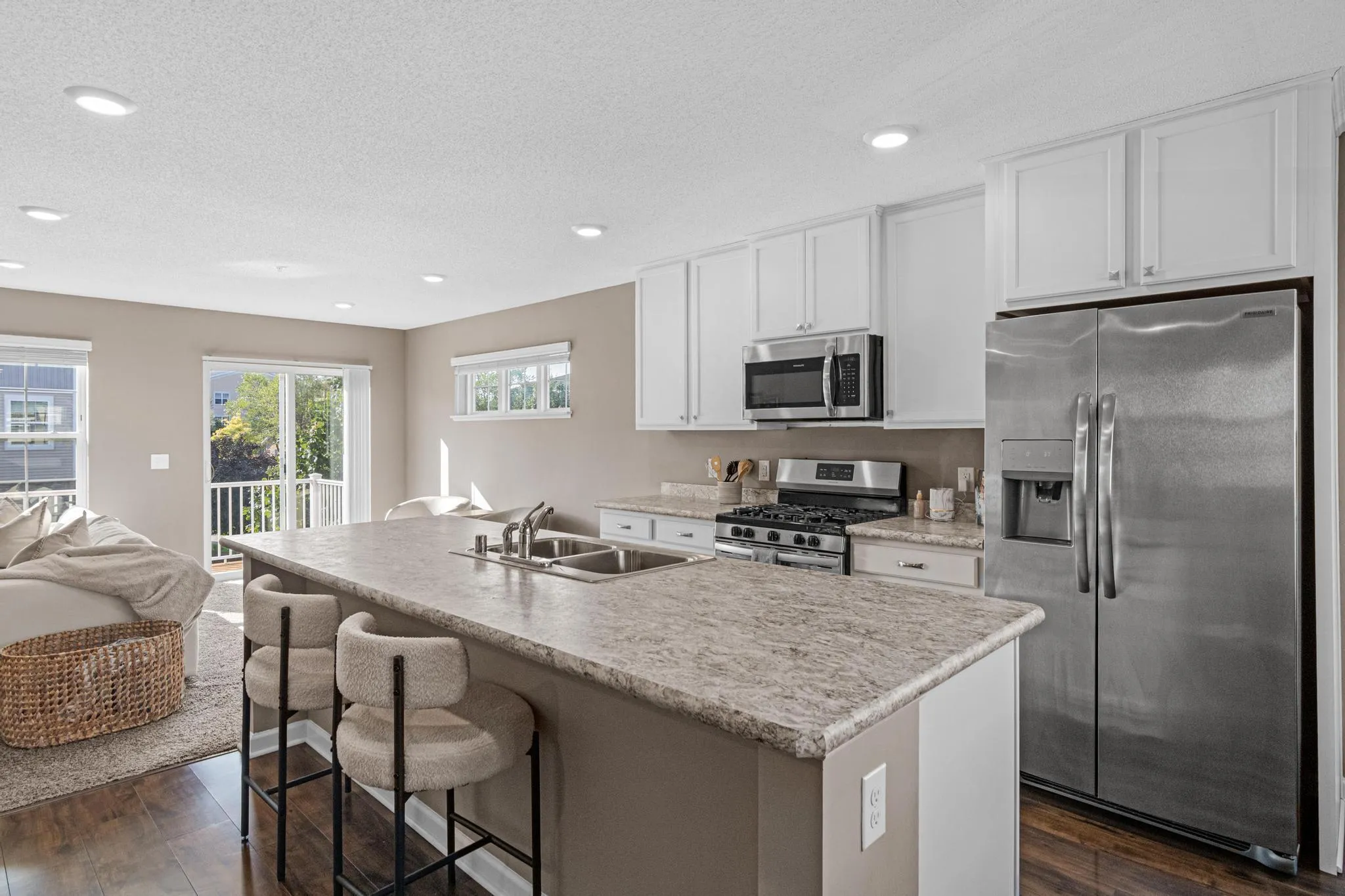Photo 5 of 7561 Woods Edge Boulevard