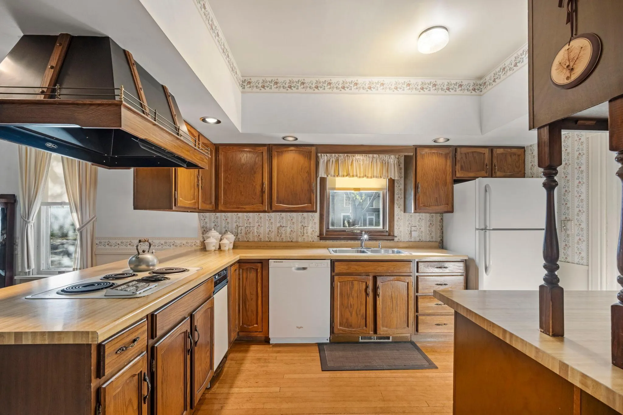 Photo 19 of 221 8th W Street
