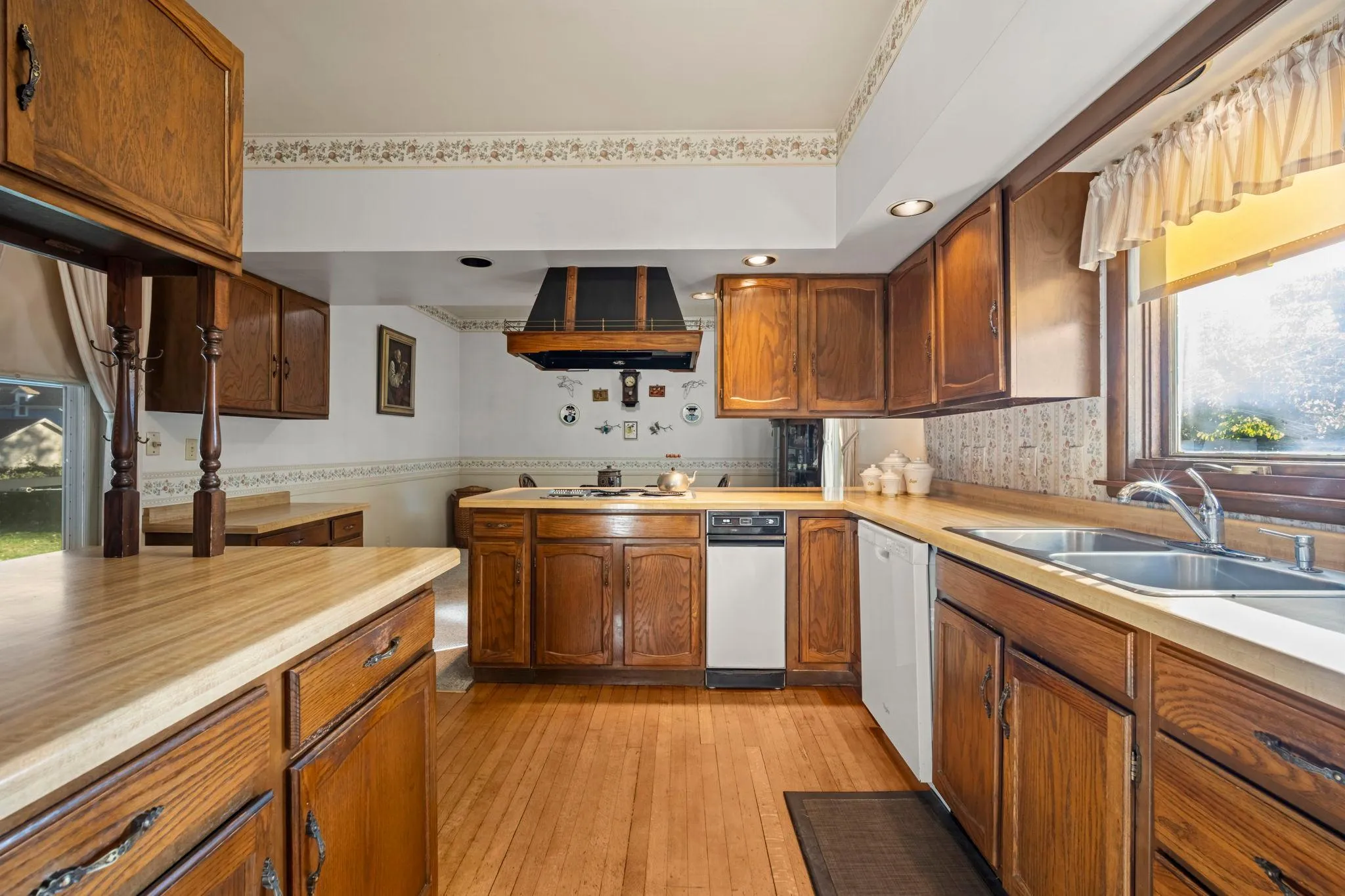Photo 22 of 221 8th W Street