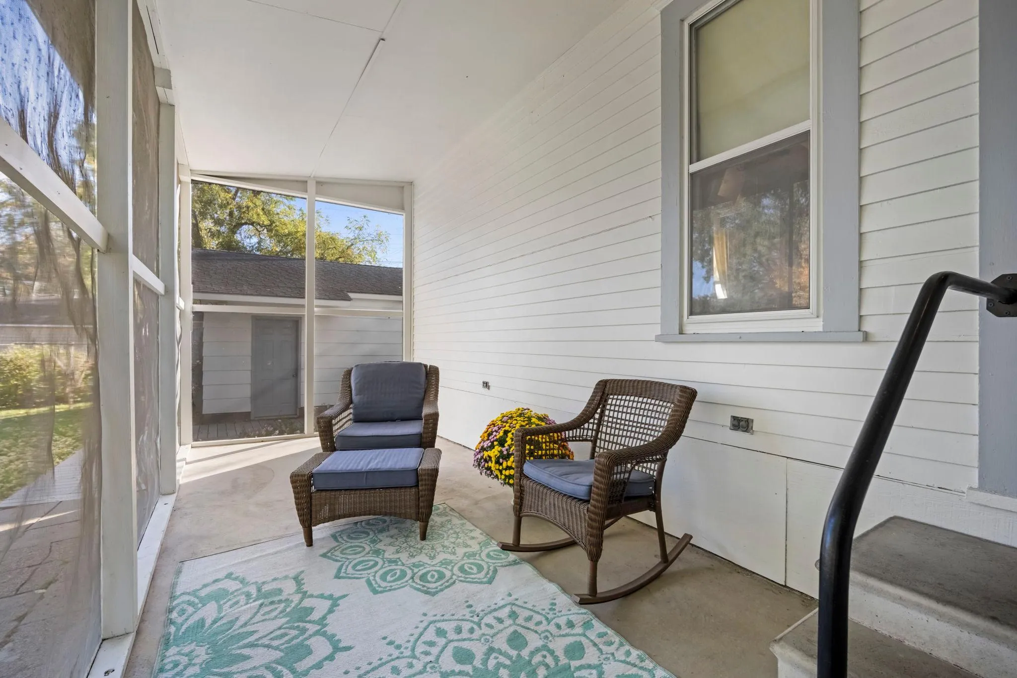 Photo 50 of 221 8th W Street