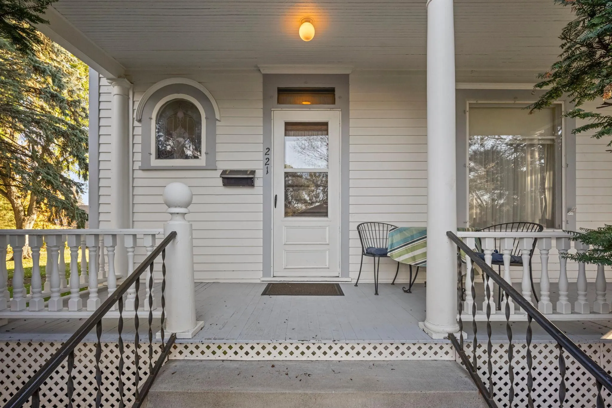 Photo 3 of 221 8th W Street