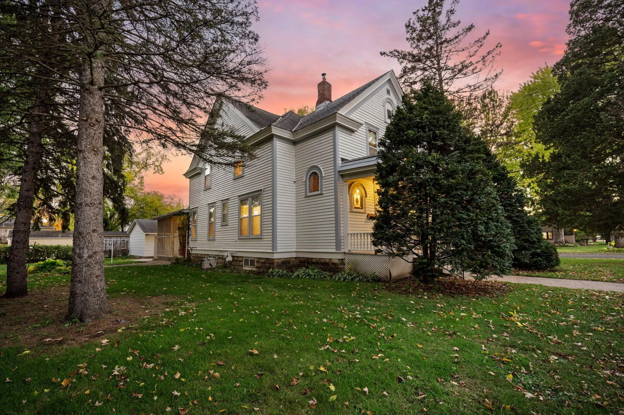 Photo 58 of 221 8th W Street