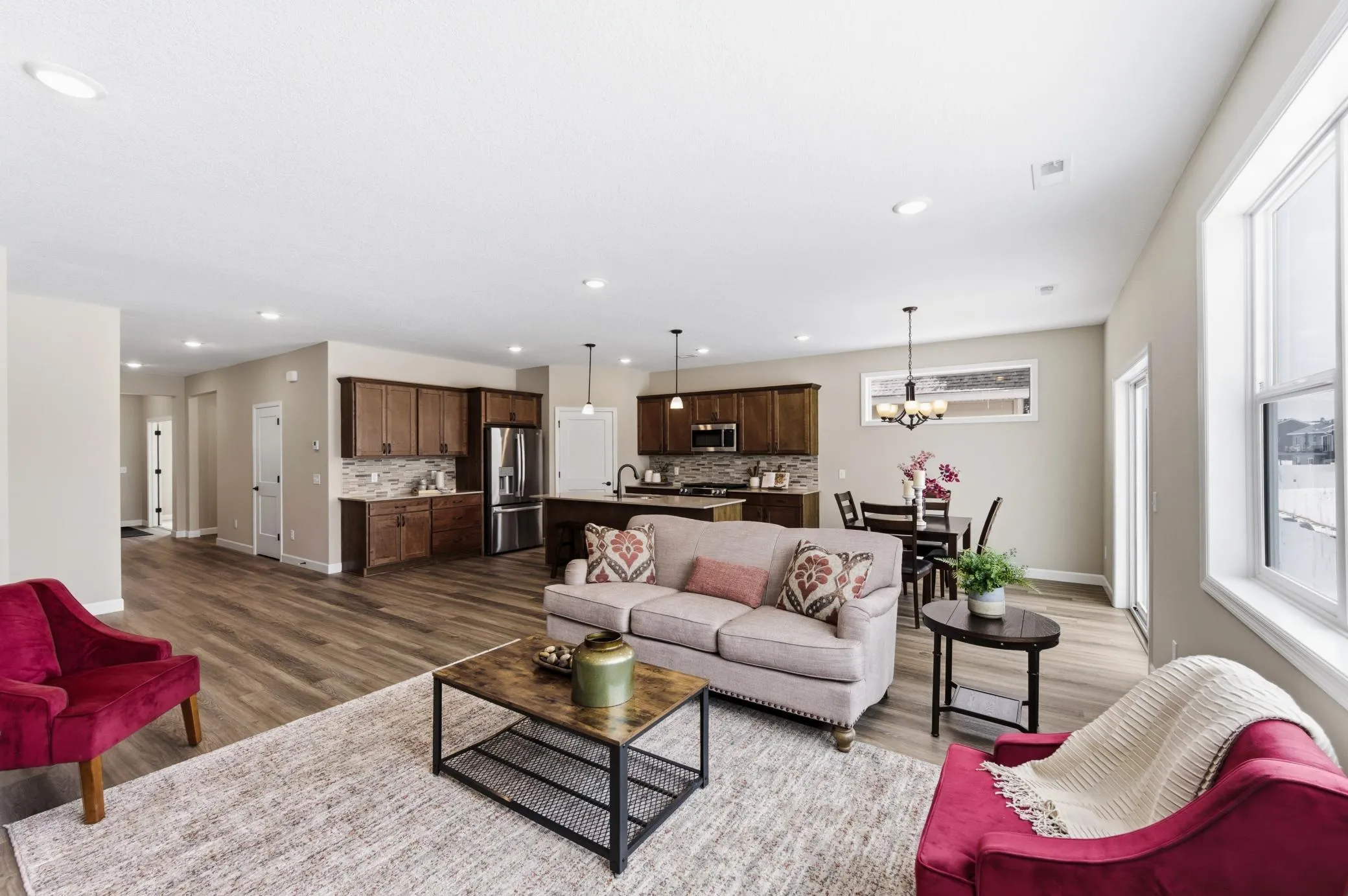 Photo 4 of 1037 E Meadowsweet Drive