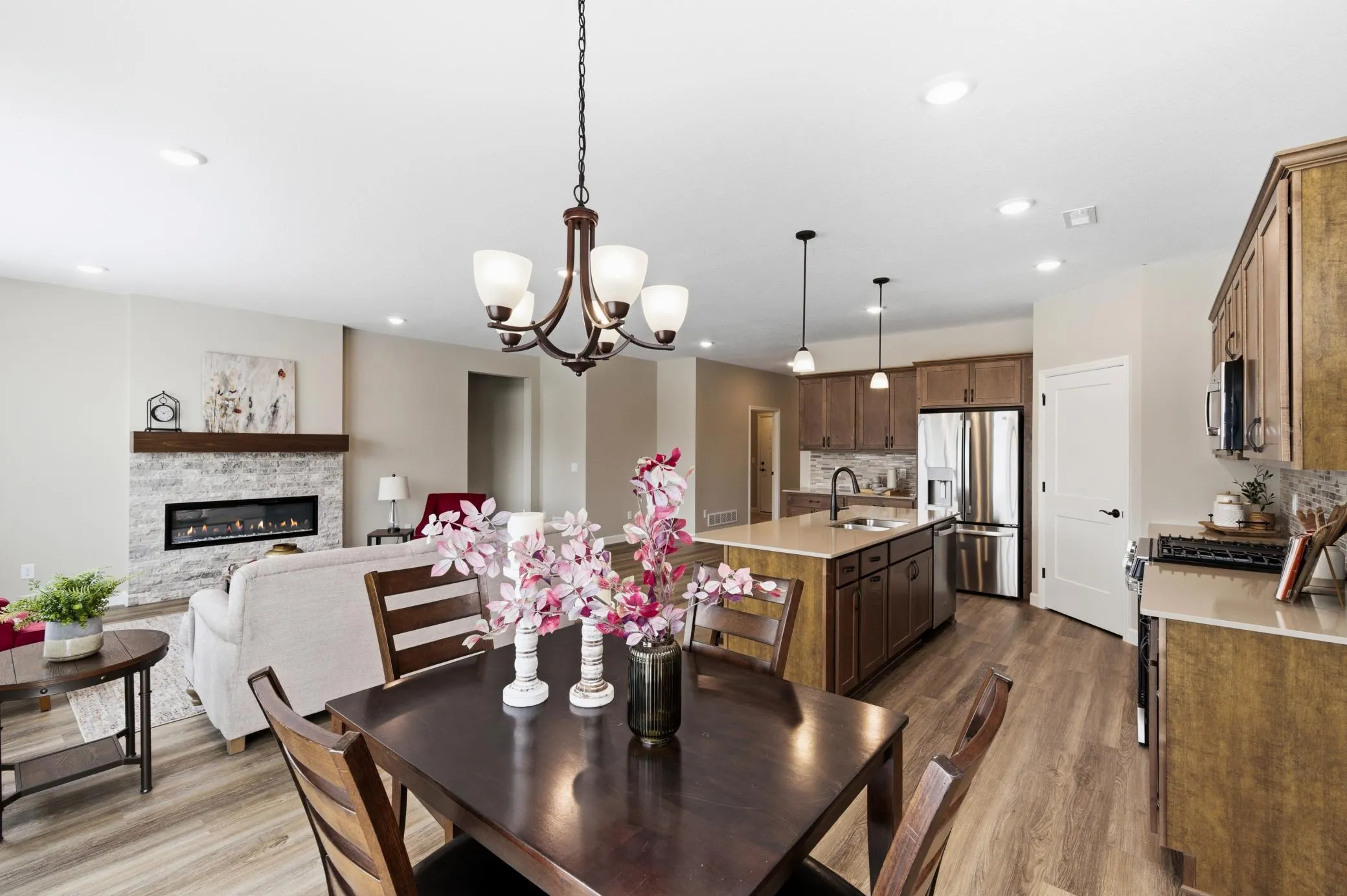 Photo 6 of 1037 E Meadowsweet Drive