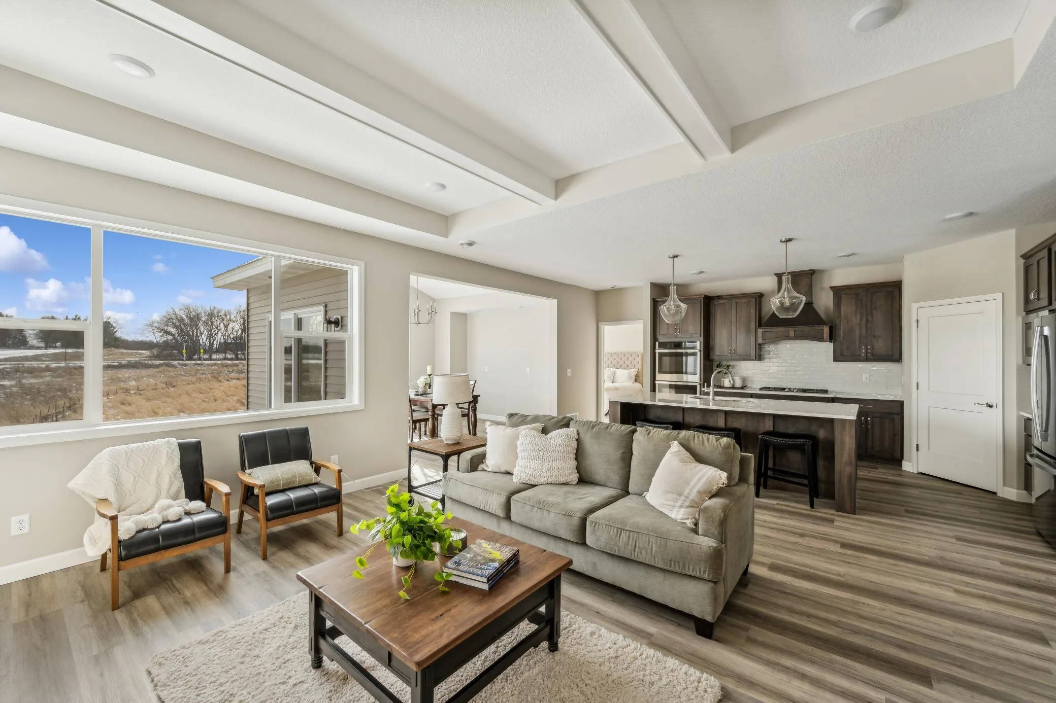 Photo 4 of 1055 E Meadowsweet Drive