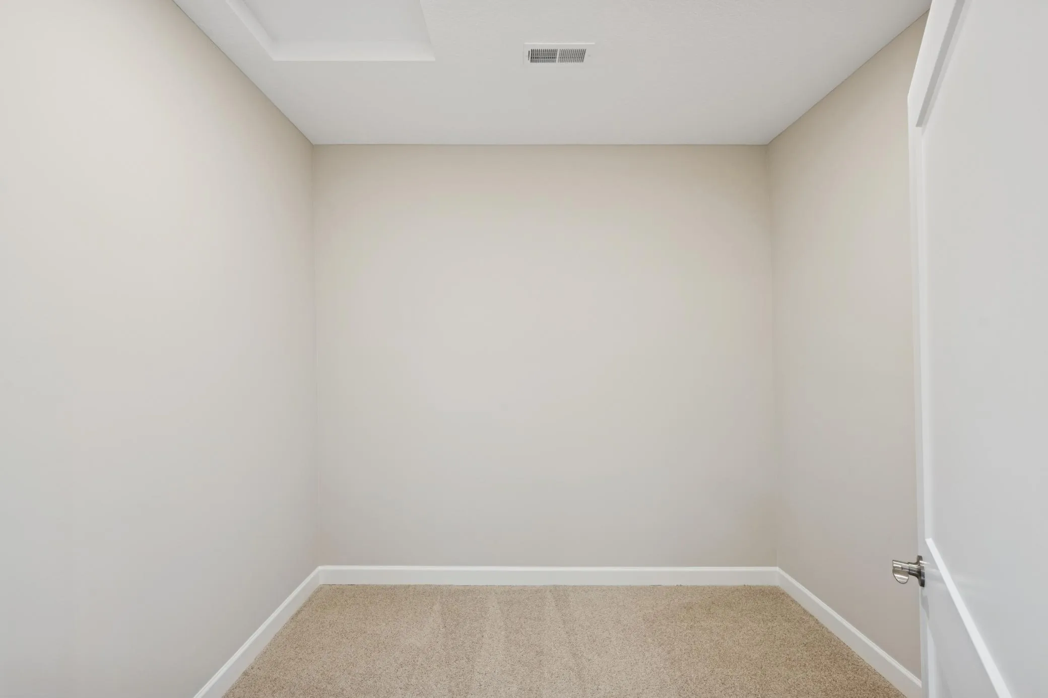 Photo 14 of 1055 E Meadowsweet Drive