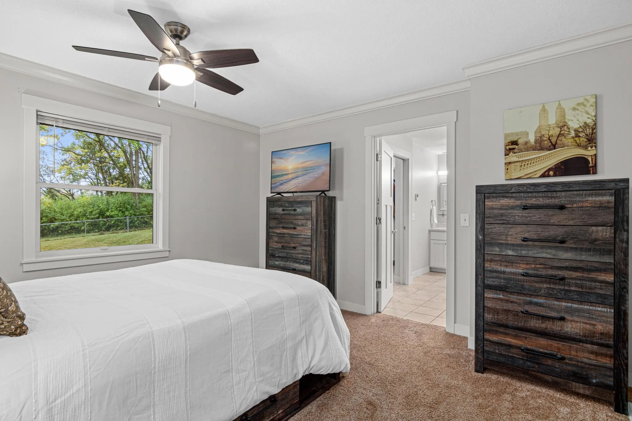 Photo 14 of 653 Deerwood Drive
