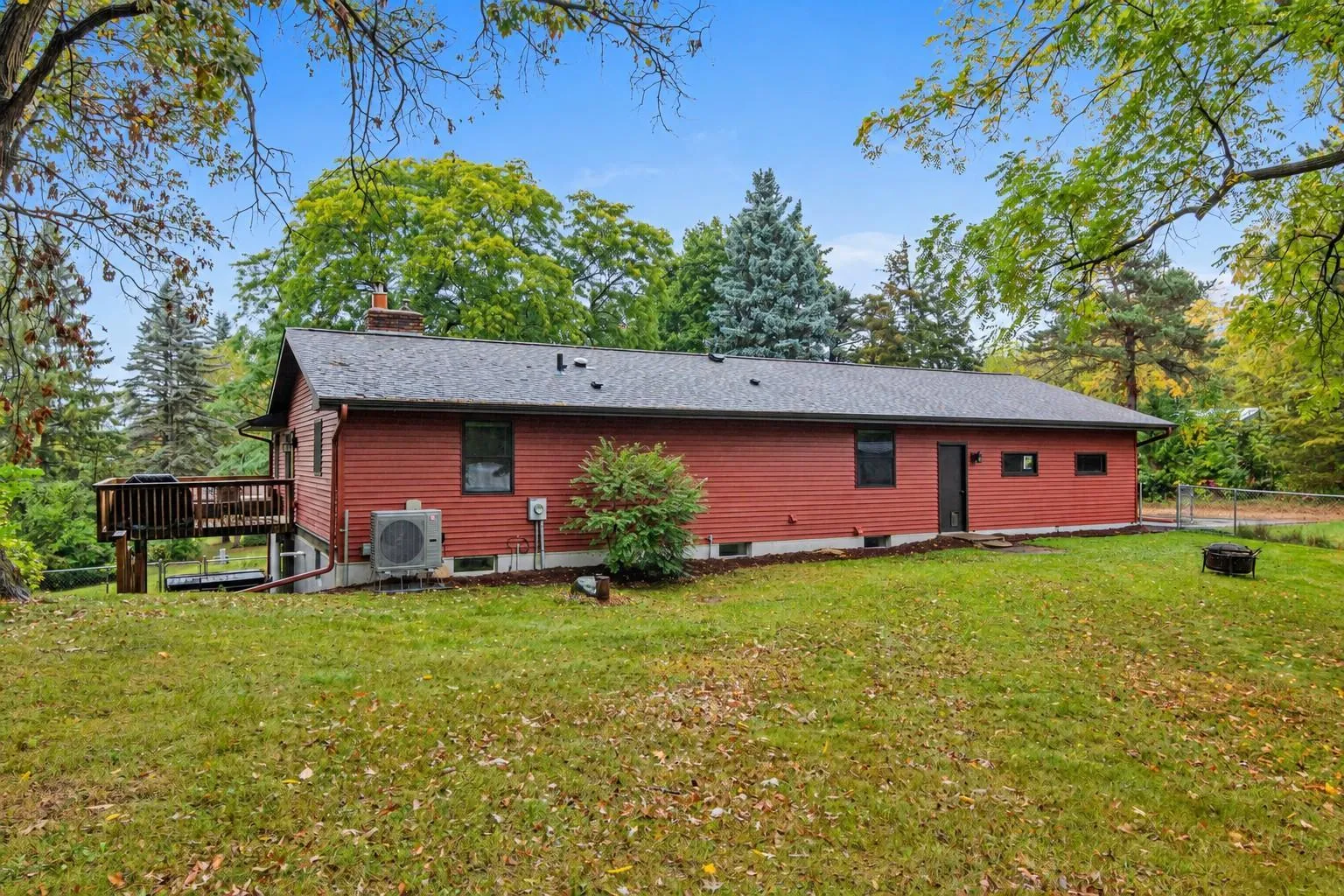Photo 27 of 653 Deerwood Drive