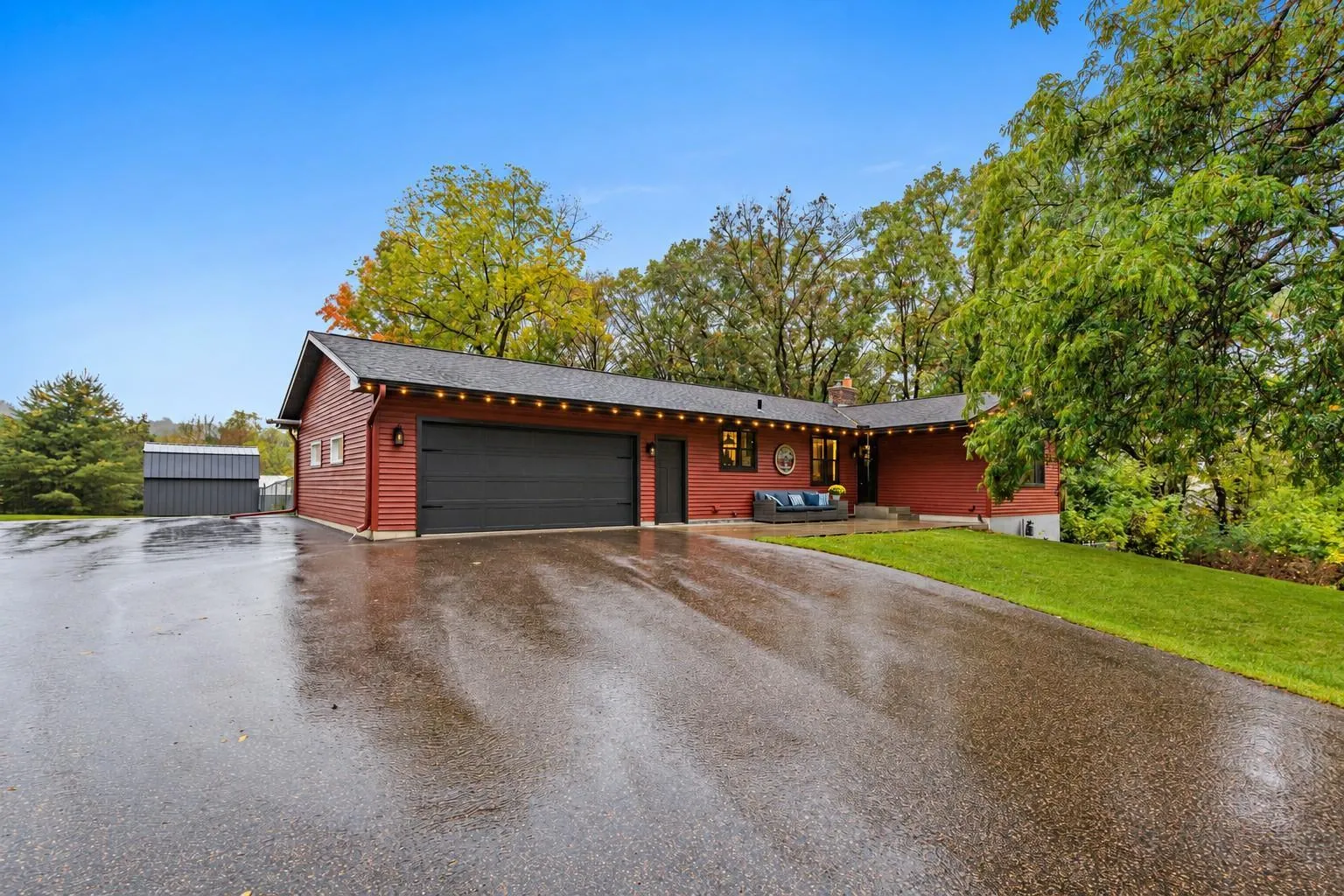 Photo 4 of 653 Deerwood Drive