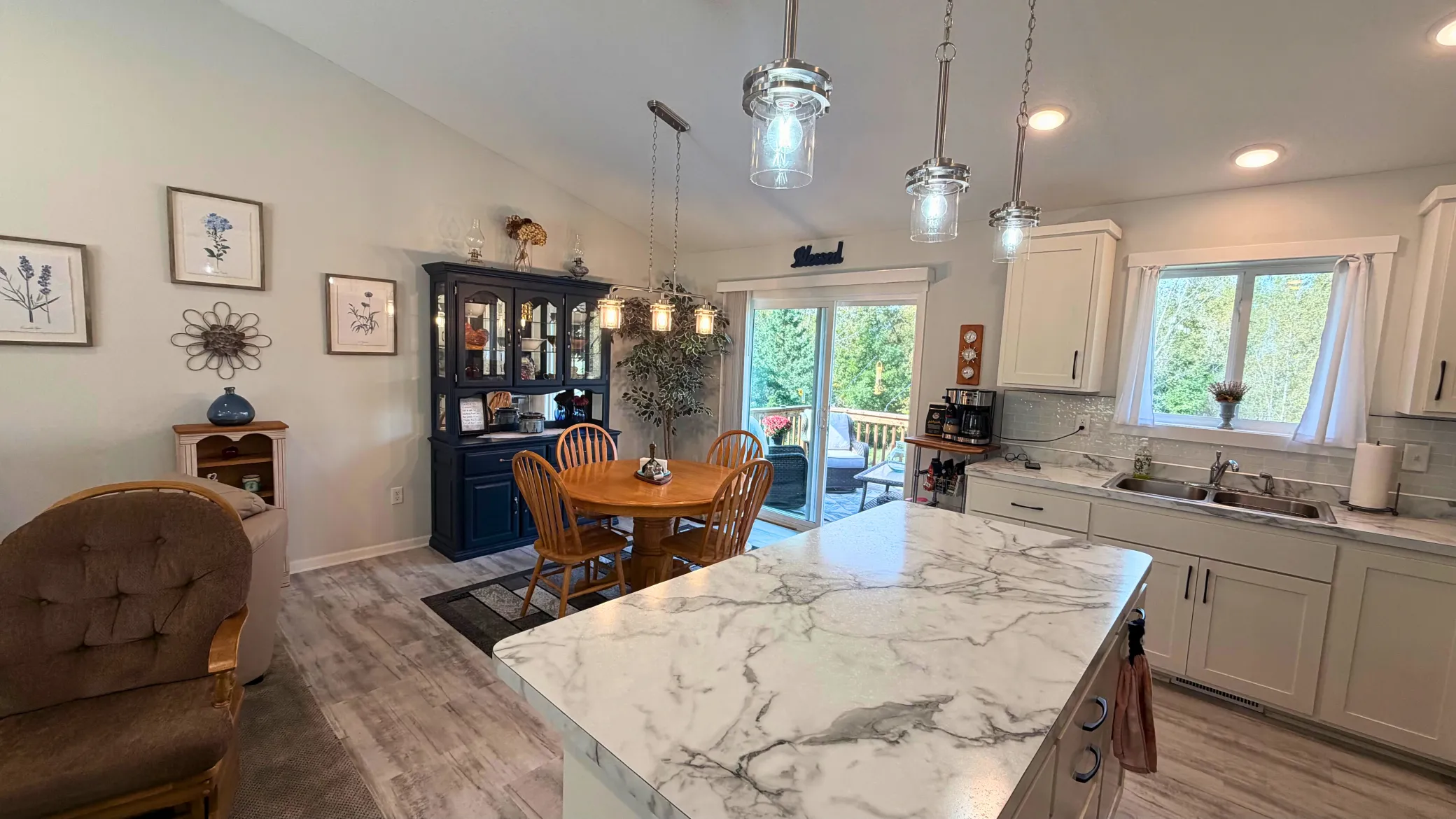 Photo 9 of 444 Roosevelt Drive