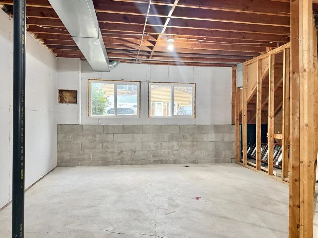 Photo 27 of 2129 49th E Way