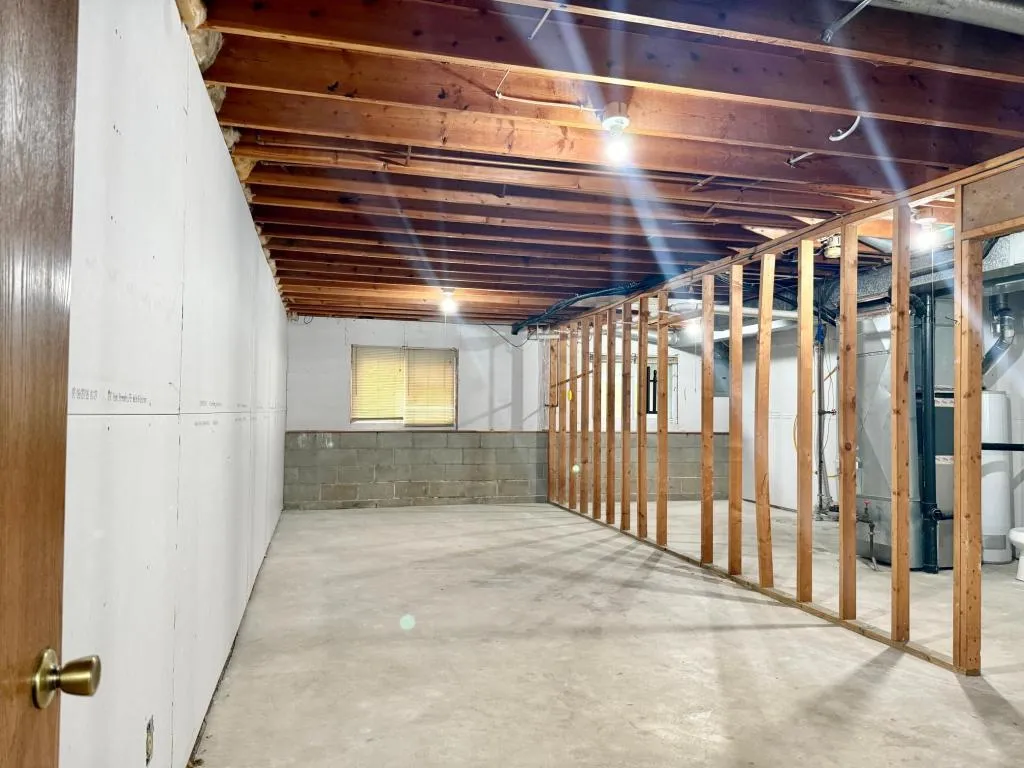 Photo 25 of 2129 49th E Way