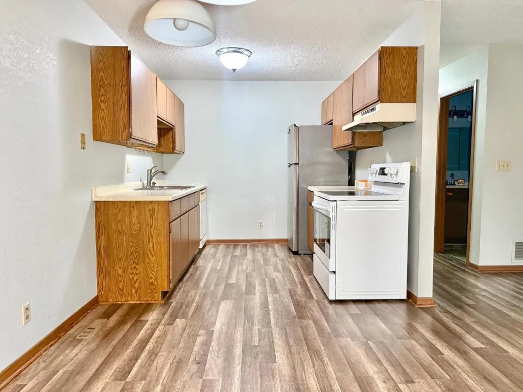 Photo 3 of 2129 49th E Way