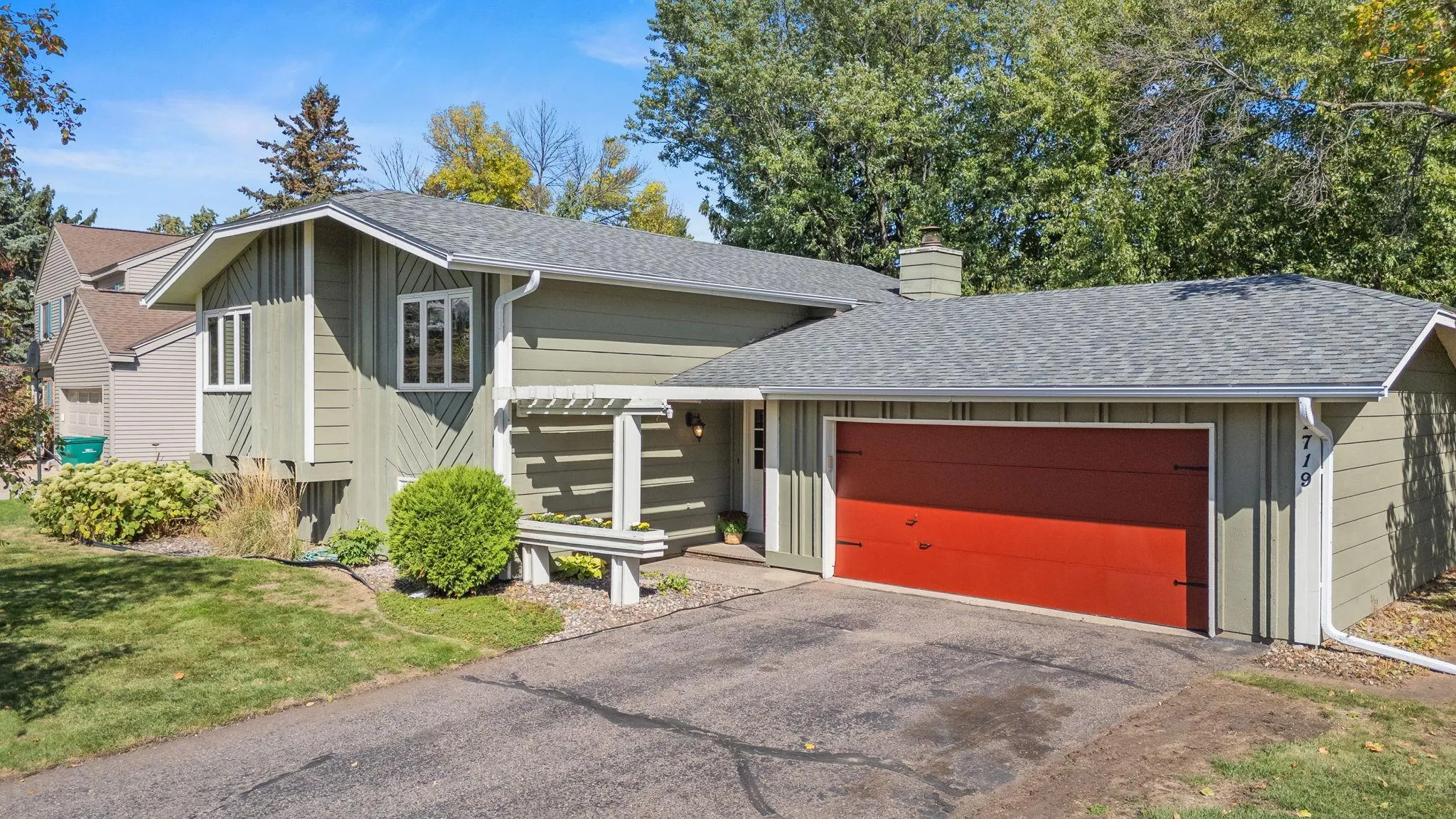 Photo 2 of 1719 Cudd Circle