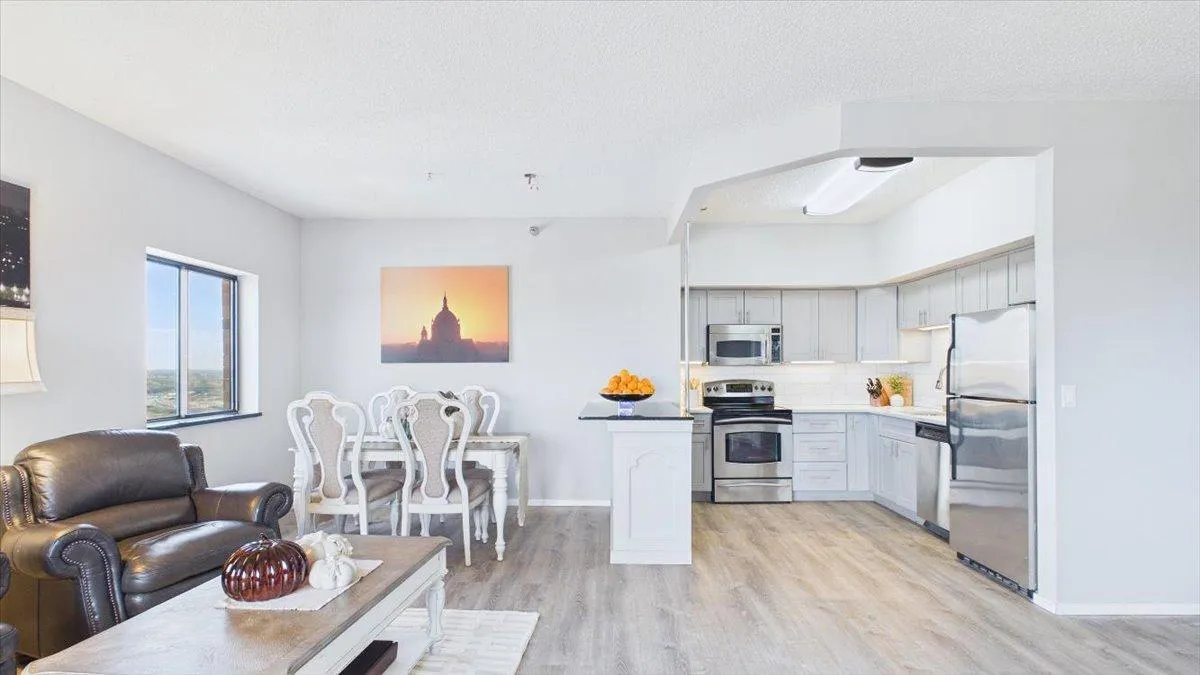 Photo 7 of 78 10th E Street Unit 3410