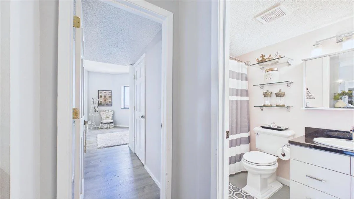 Photo 11 of 78 10th E Street Unit 3410