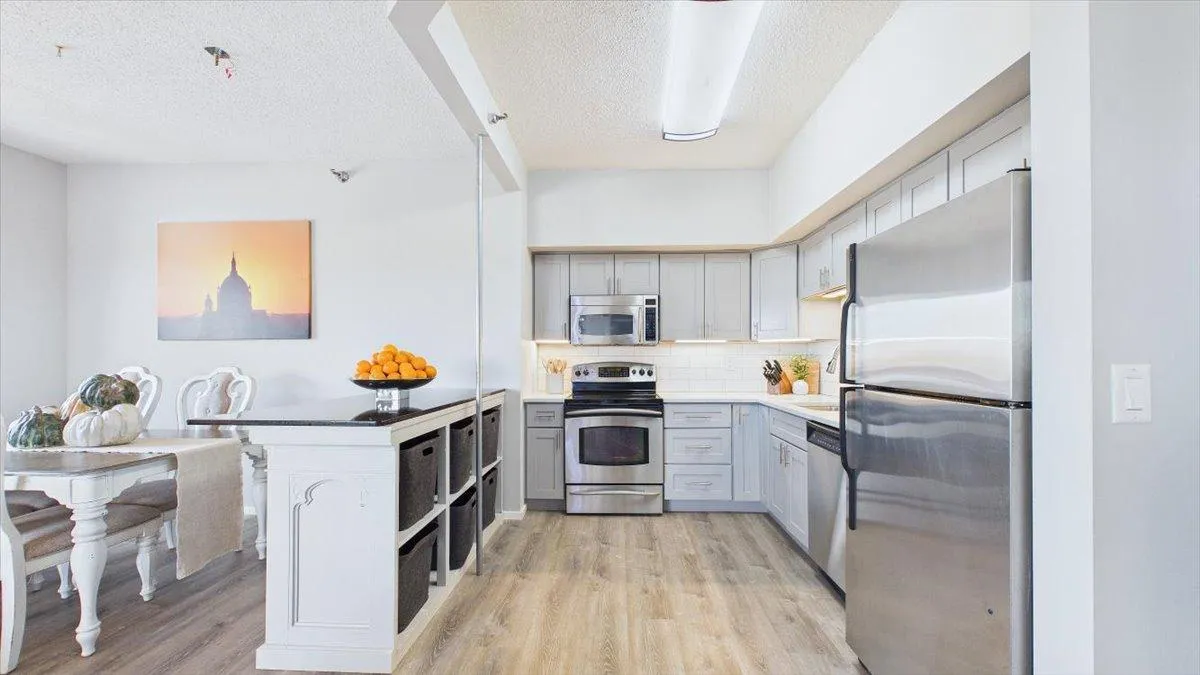 Photo 8 of 78 10th E Street Unit 3410