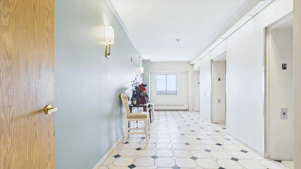 Photo 5 of 78 10th E Street Unit 3410