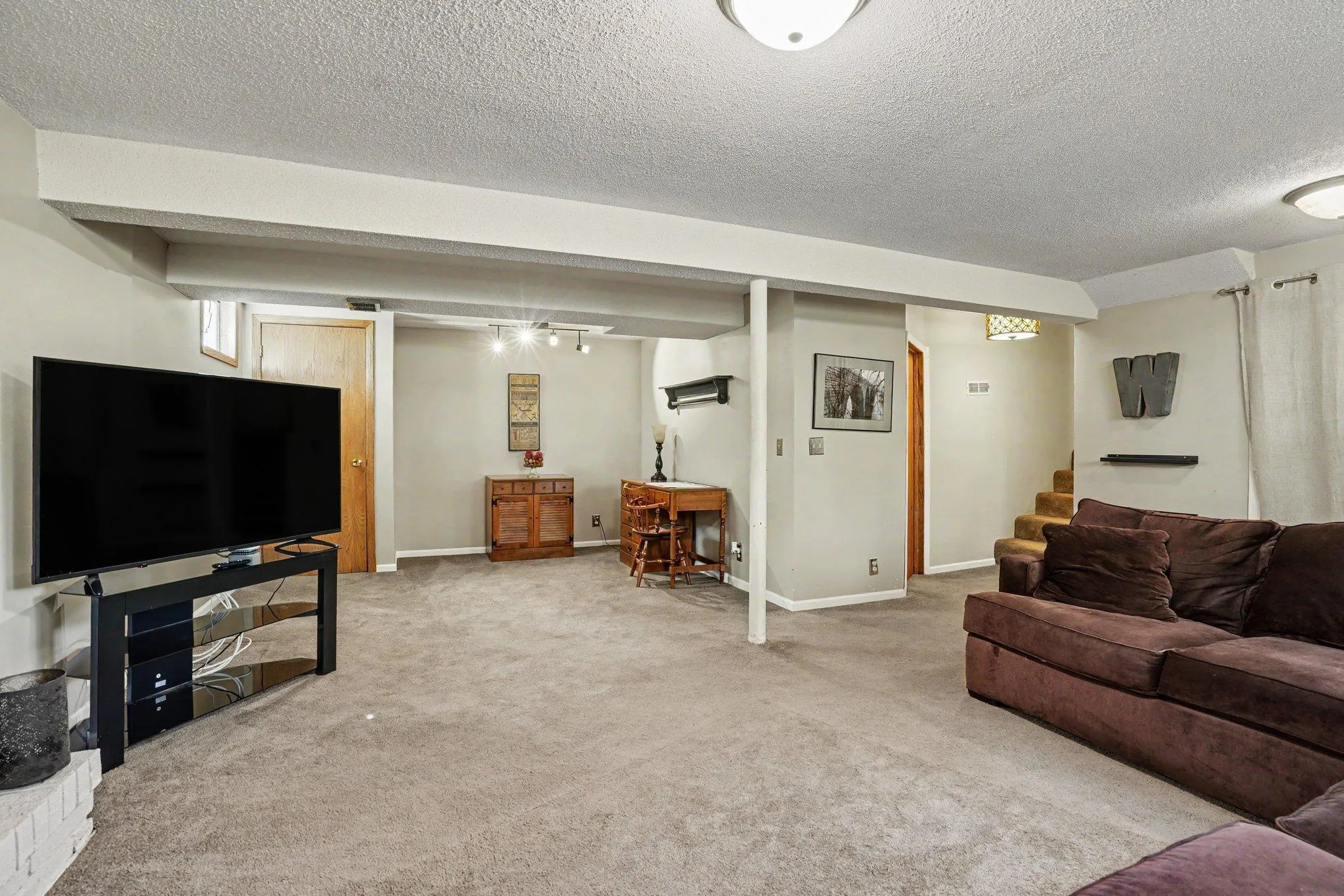 Photo 18 of 16401 Temple S Drive
