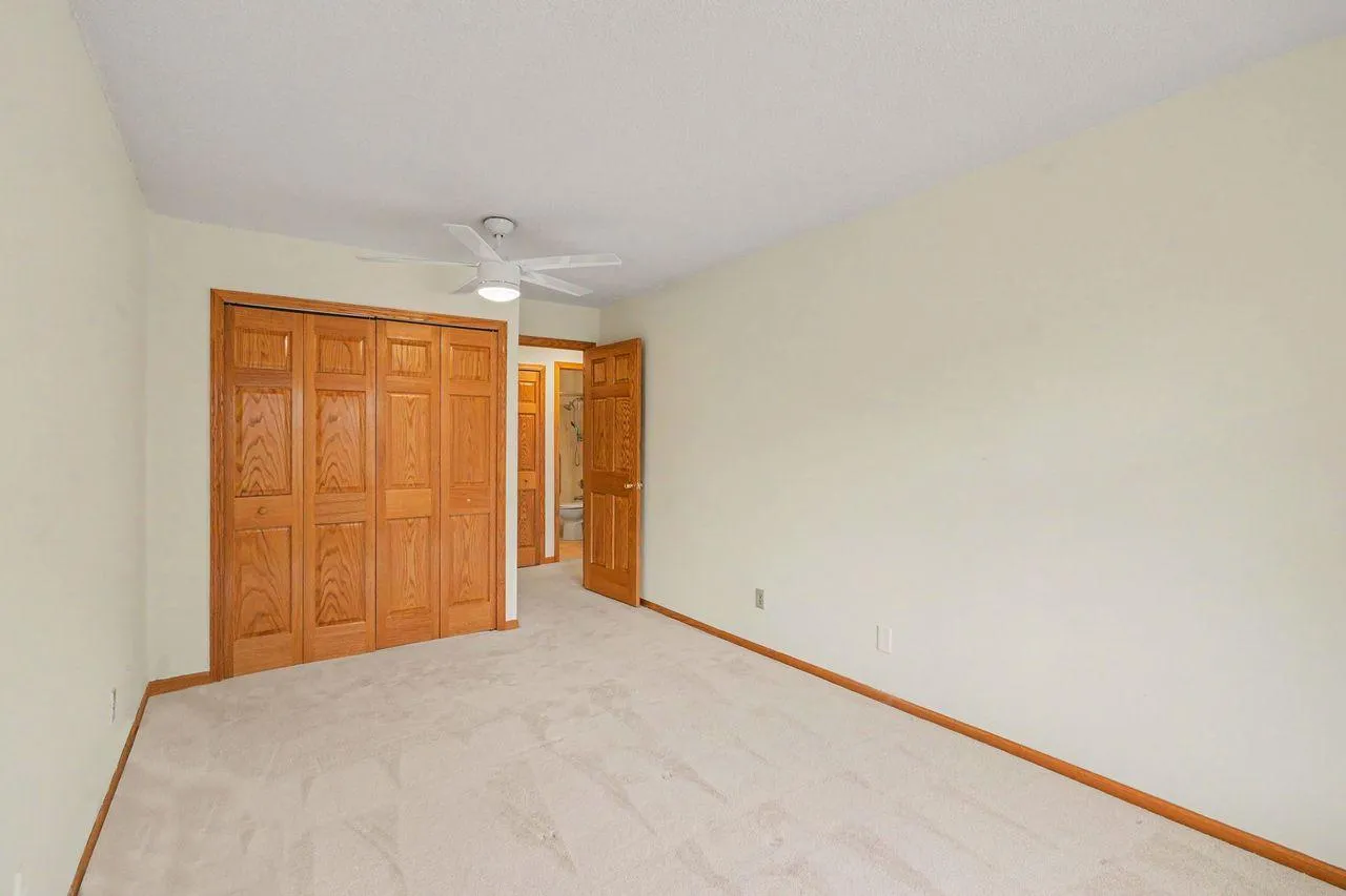 Photo 11 of 205 Barry S Avenue Unit 207