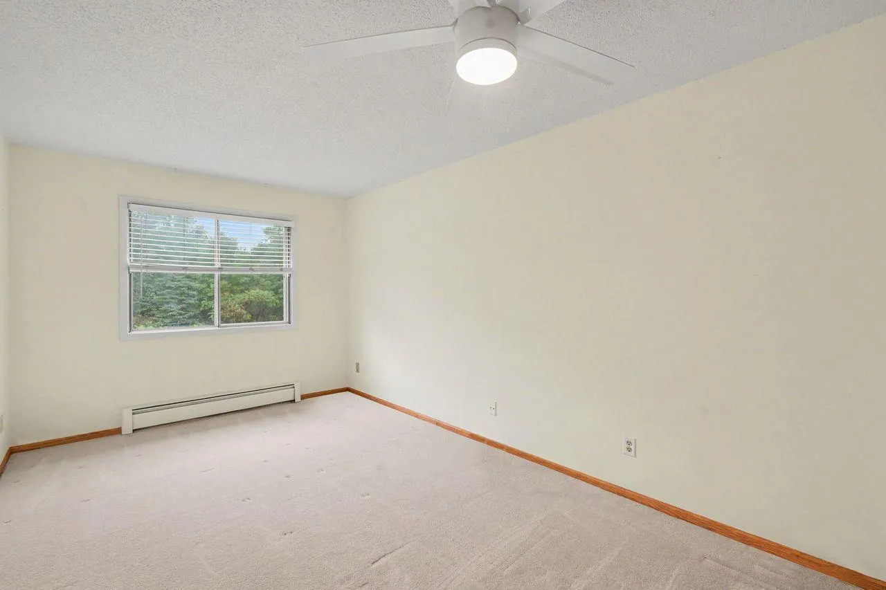 Photo 10 of 205 Barry S Avenue Unit 207