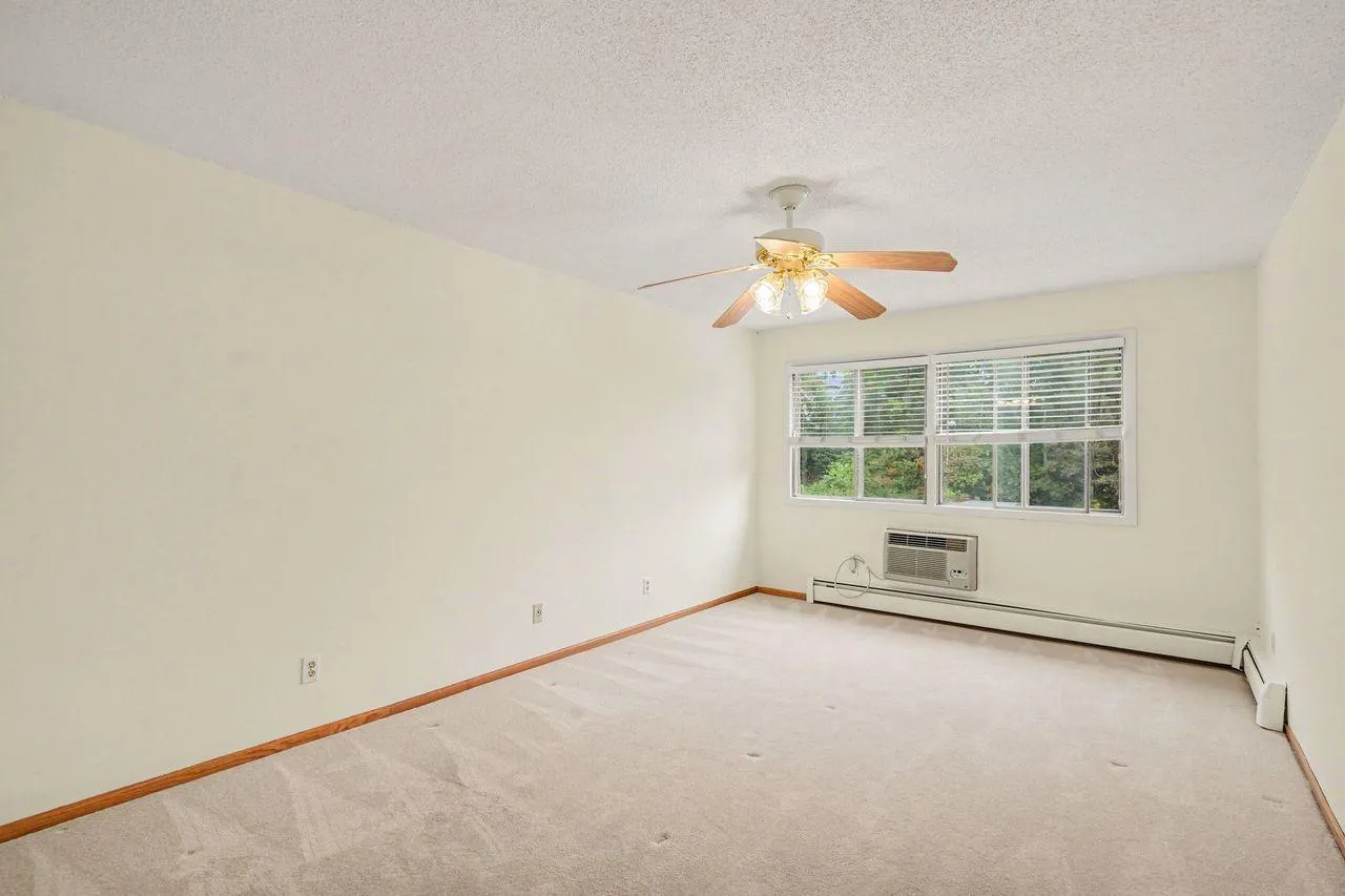 Photo 15 of 205 Barry S Avenue Unit 207