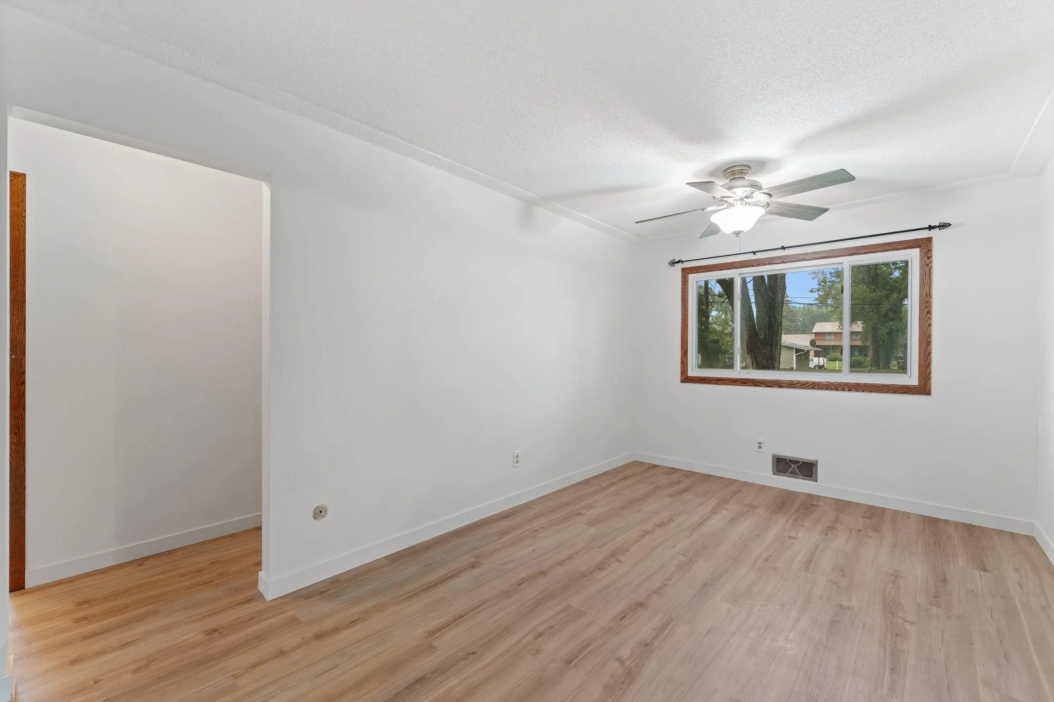 Photo 13 of 441 Skillman E Avenue