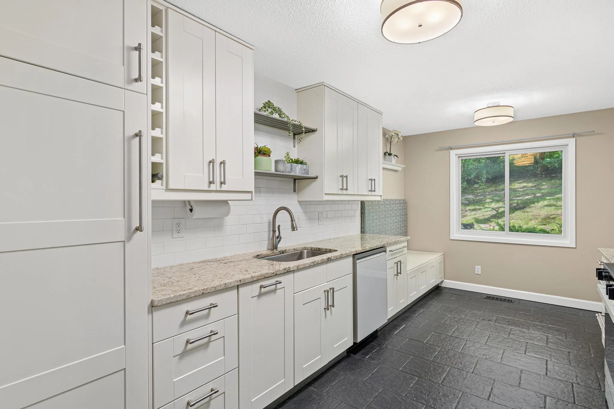 Photo 18 of 5229 Balmoral Lane