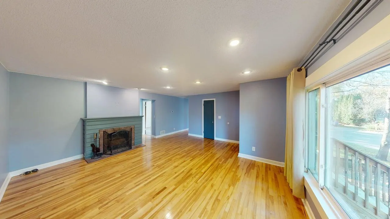 Photo 3 of 13510 Knollway N Drive