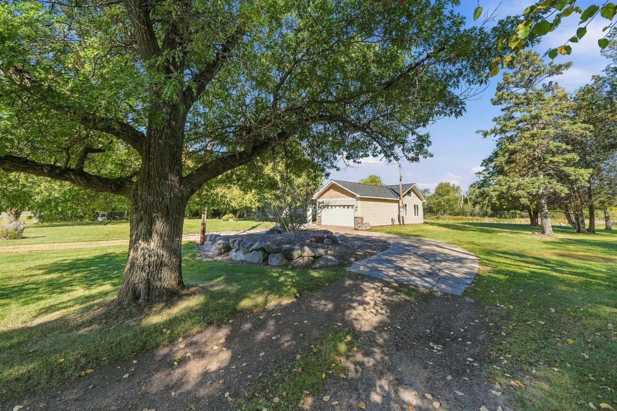 Photo 7 of 4423 Fawn Lake Ne Drive