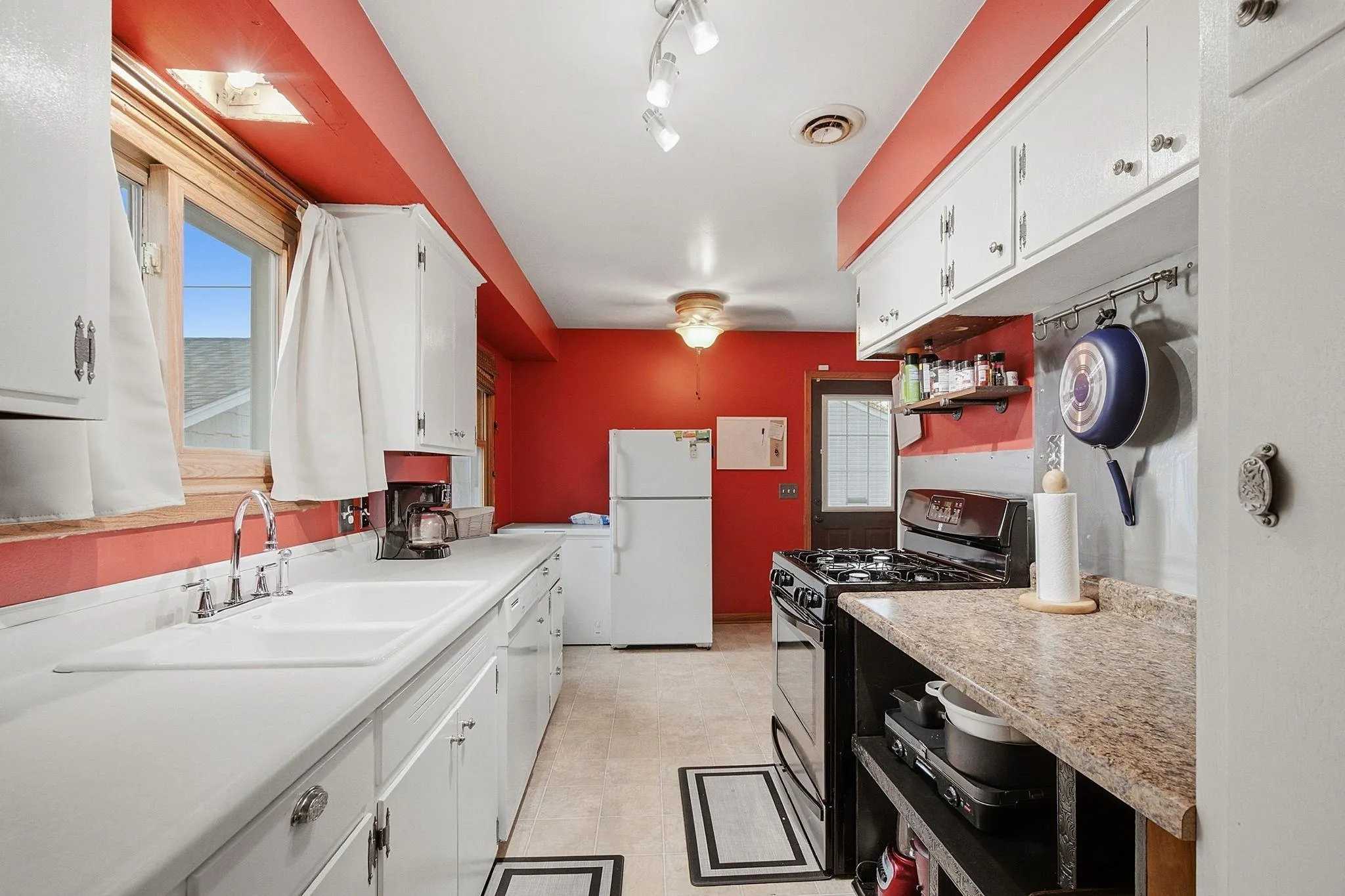 Photo 18 of 14760 Cambrian W Avenue