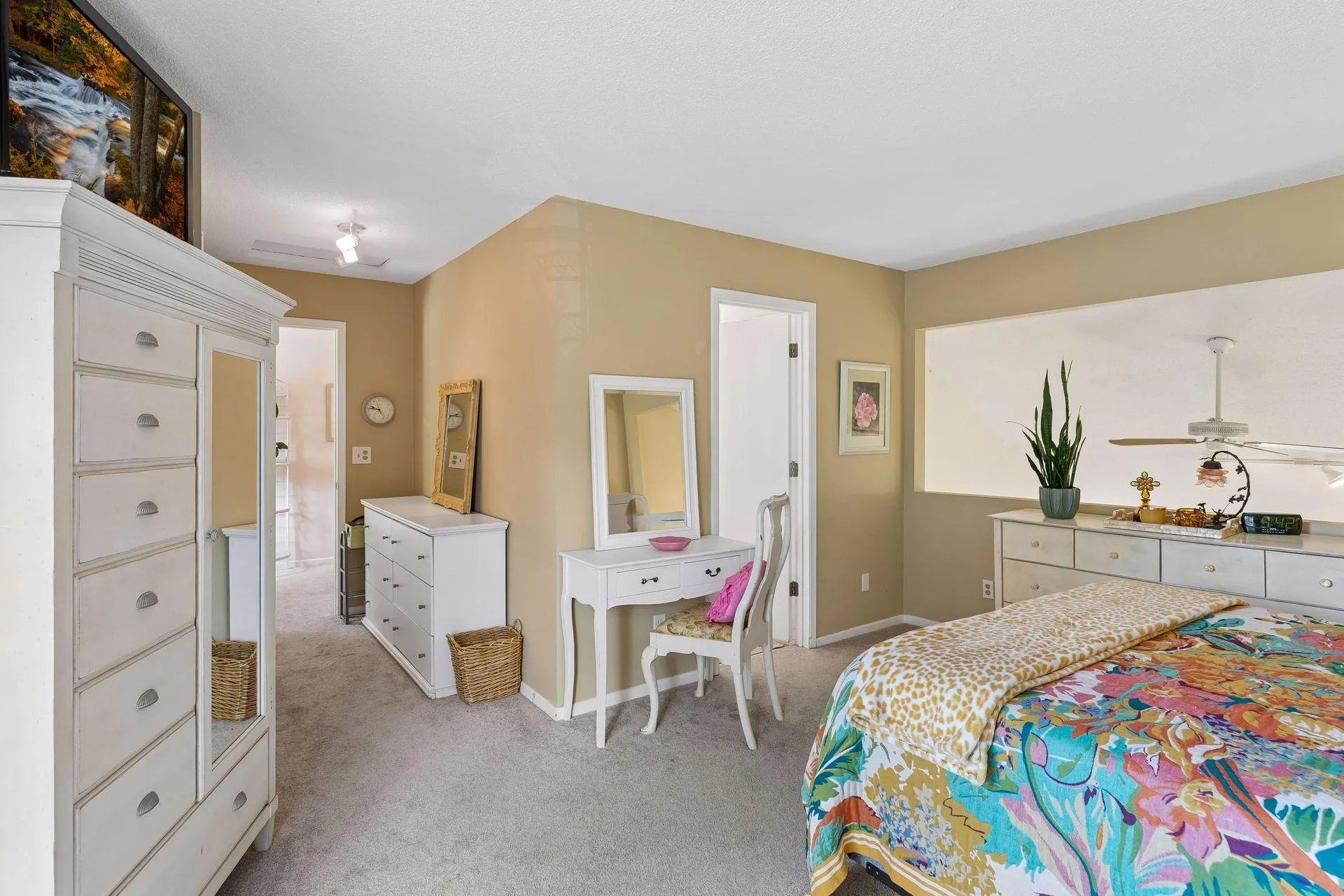 Photo 16 of 5410 Sanibel Drive