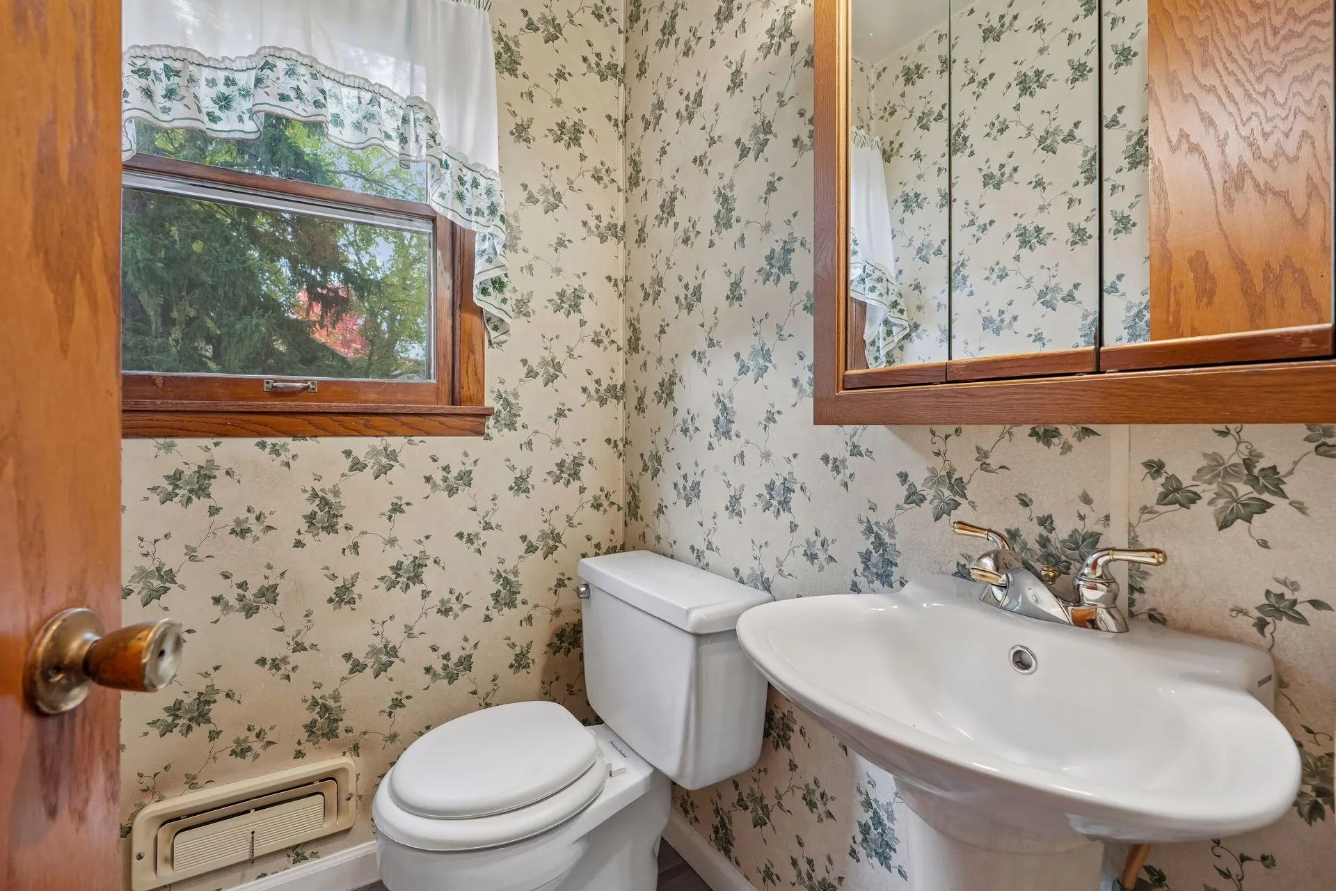 Photo 11 of 514 Dayton Road