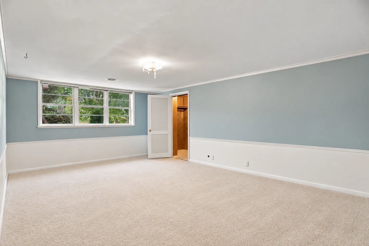 Photo 31 of 1843 Colvin Avenue
