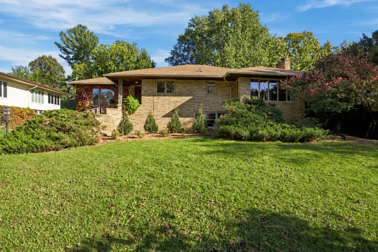 Photo 2 of 1843 Colvin Avenue