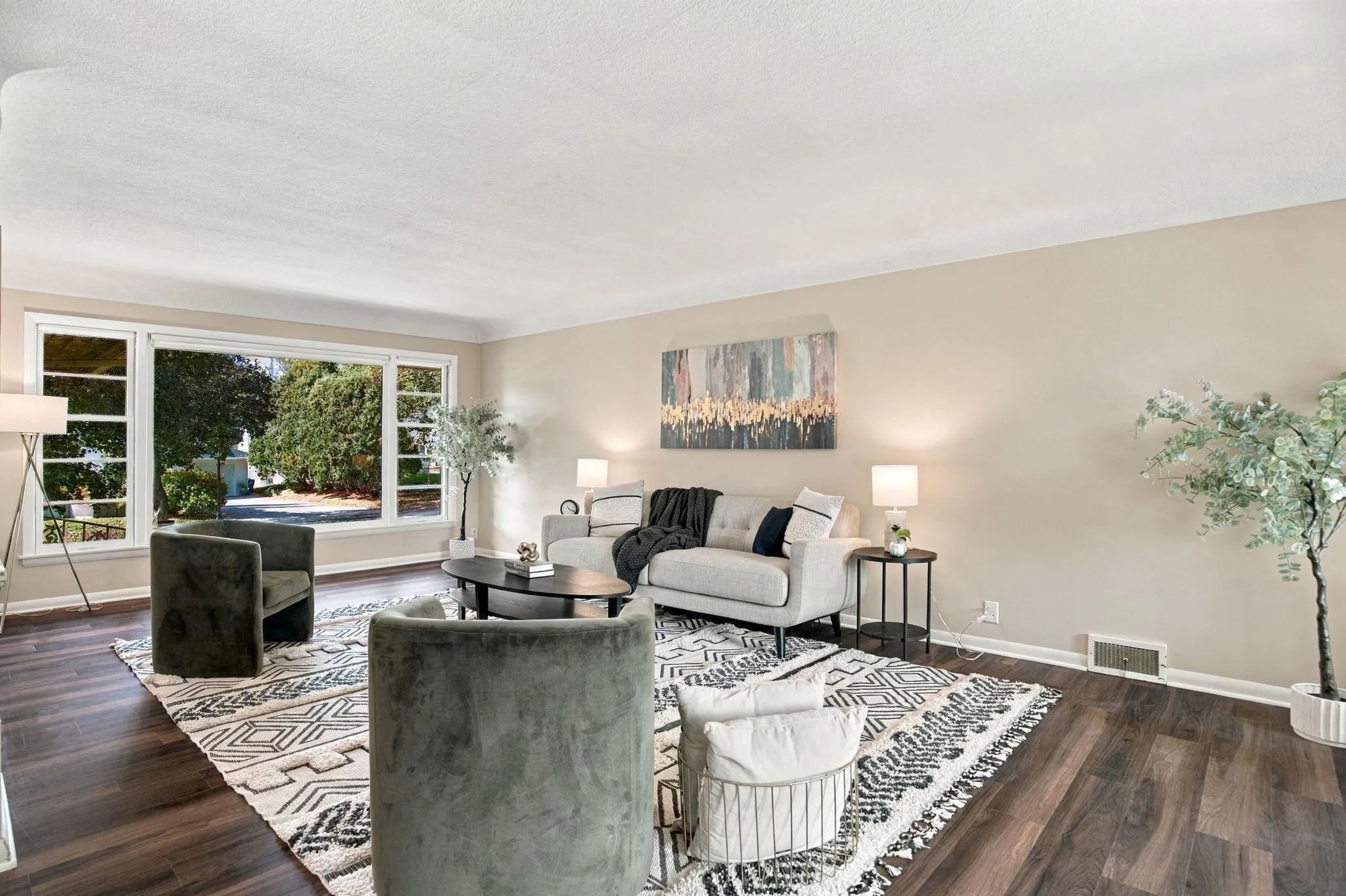 Photo 4 of 1843 Colvin Avenue
