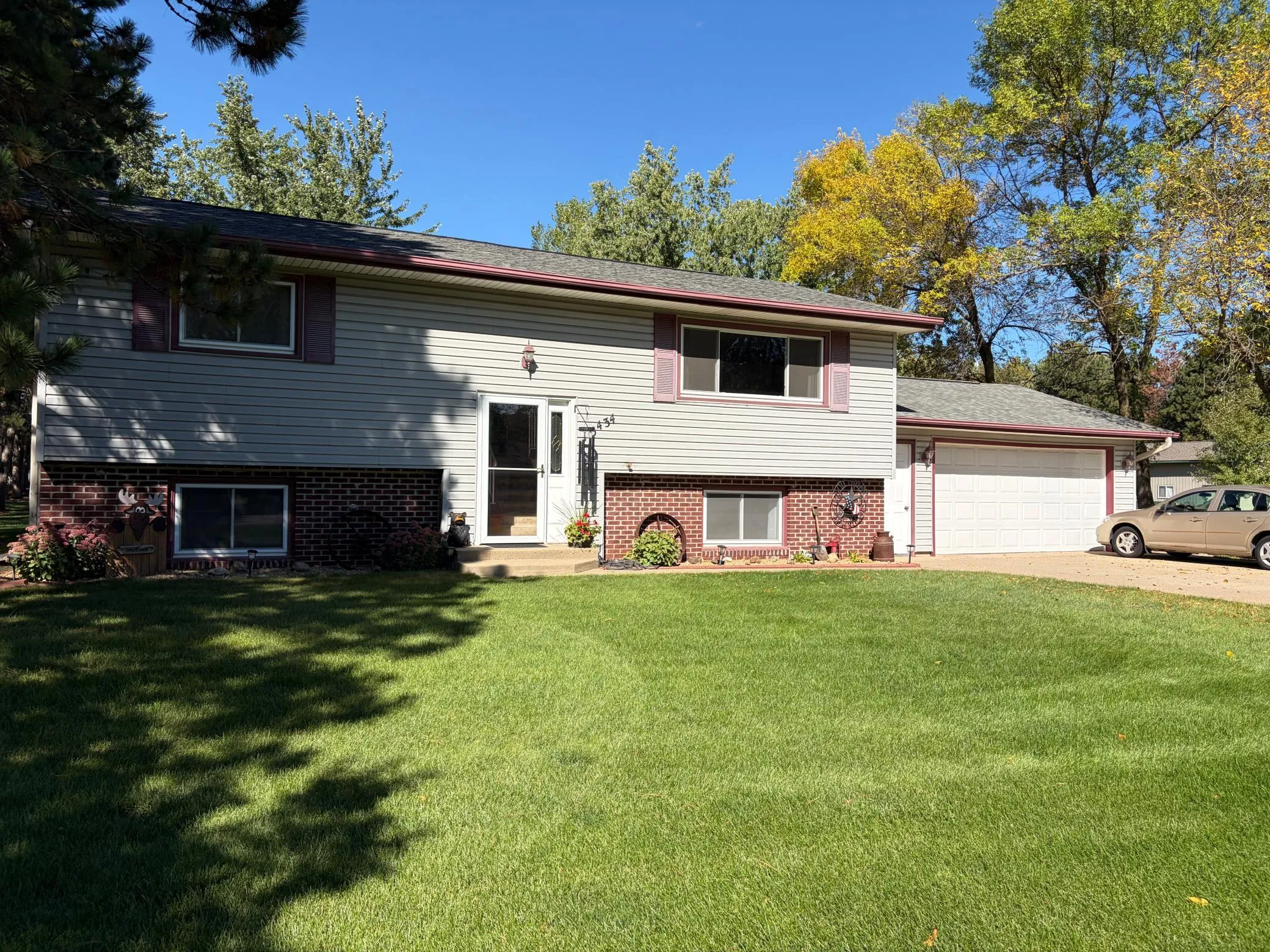 Photo 2 of 13434 Brenda Boulevard