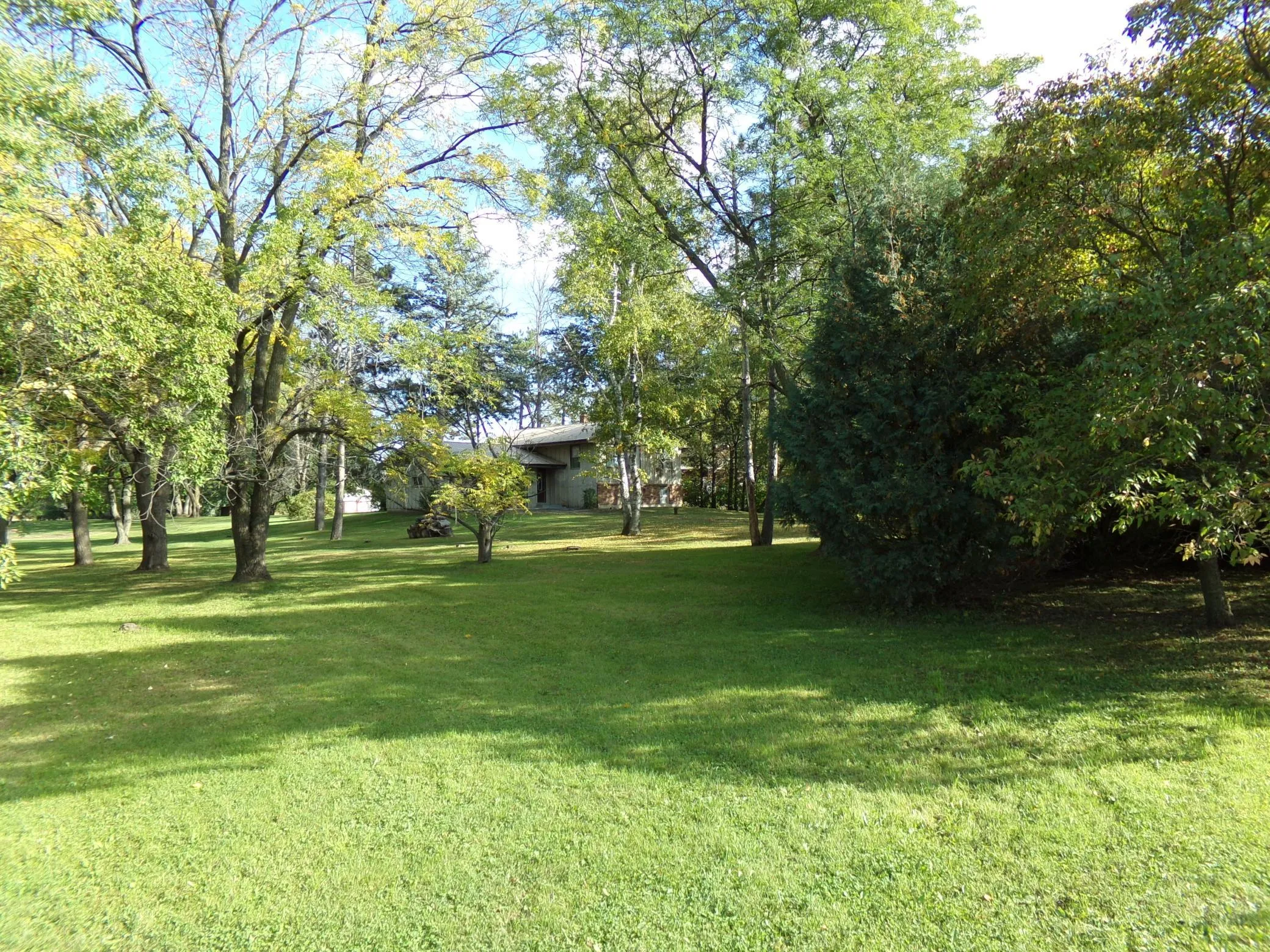 Photo 2 of 18323 Elmcrest N Avenue