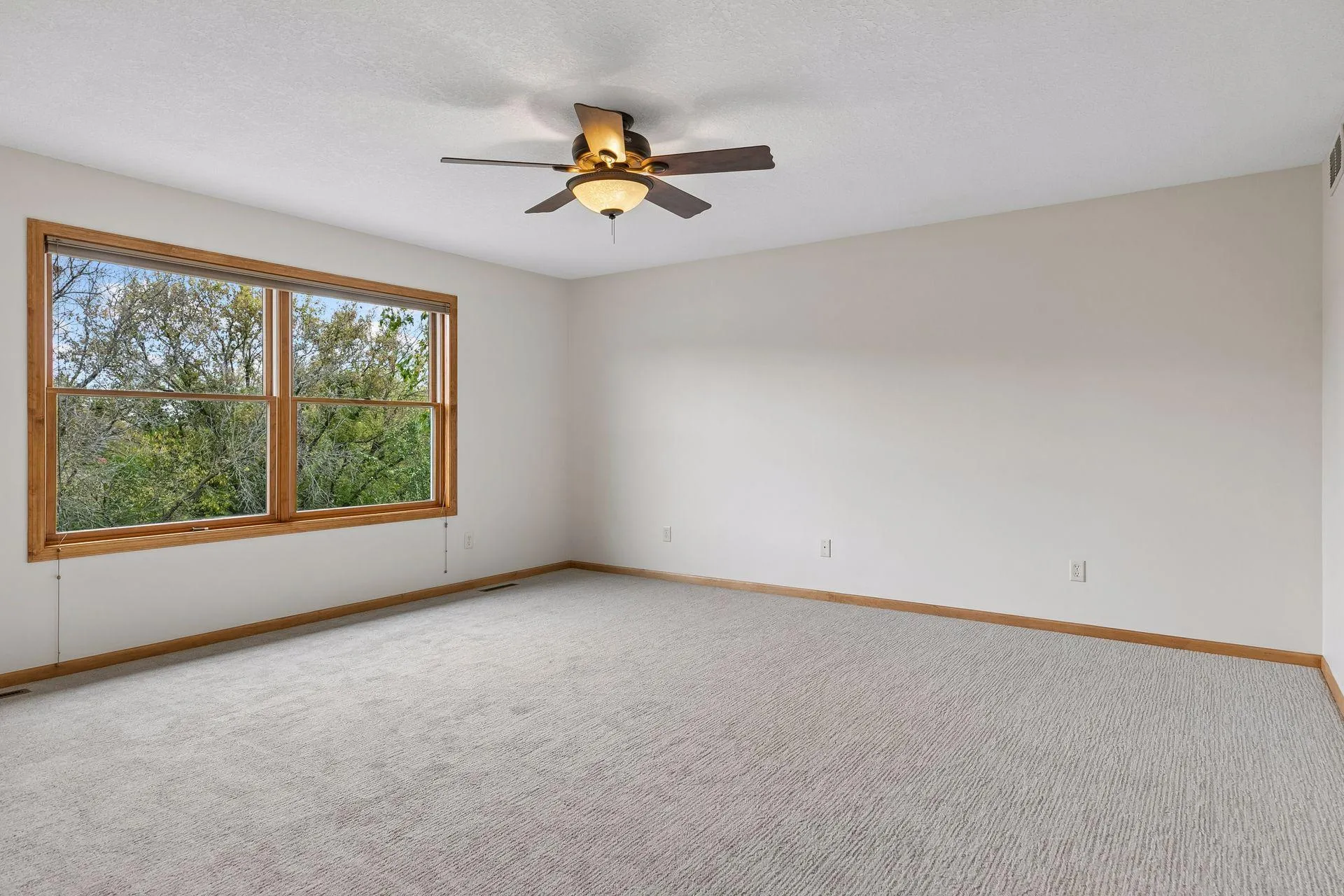 Photo 34 of 1711 Deephaven Drive