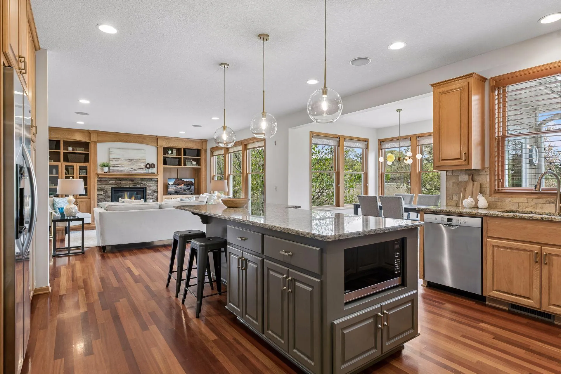Photo 19 of 1711 Deephaven Drive
