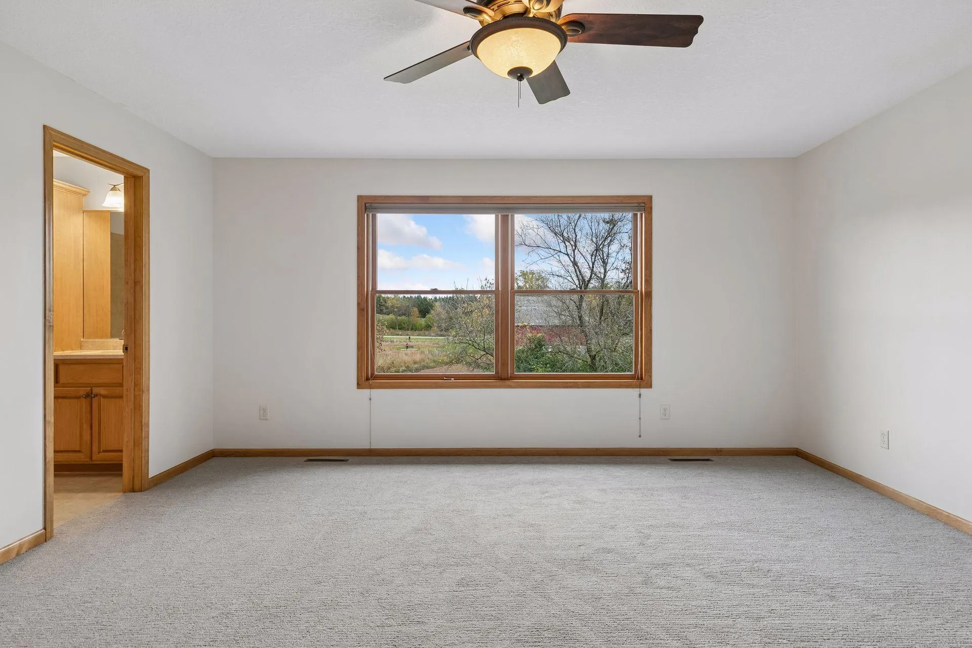 Photo 35 of 1711 Deephaven Drive